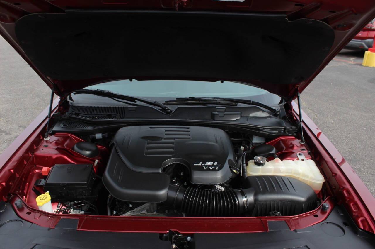 2019 Burgundy Dodge Challenger GT (2C3CDZGG6KH) with an Pentastar 3.6L V6 305hp 268ft. lbs. 3.6L V6 engine, Automatic 8-Speed transmission, located at 4301 NW 39th , Oklahoma City, OK, 73112, (405) 949-5600, 35.512135, -97.598671 - NO DRIVERS LICENCE -NO FULL COVERAGE INSURANCE - NO CREDIT CHECK. COME ON OVER TO SUPERSPORTS, TAKE A LOOK AND TEST DRIVE. PLEASE GIVE US A CALL AT (405) 949-5600. NO LICENCIA DE CONDUCIR - NO SEGURO DE COBERTURA TOTAL - NO VERIFICACION DE CREDITO. VISITENOS EN SUPERSPORTS, MIRE NUESTRO - Photo#7