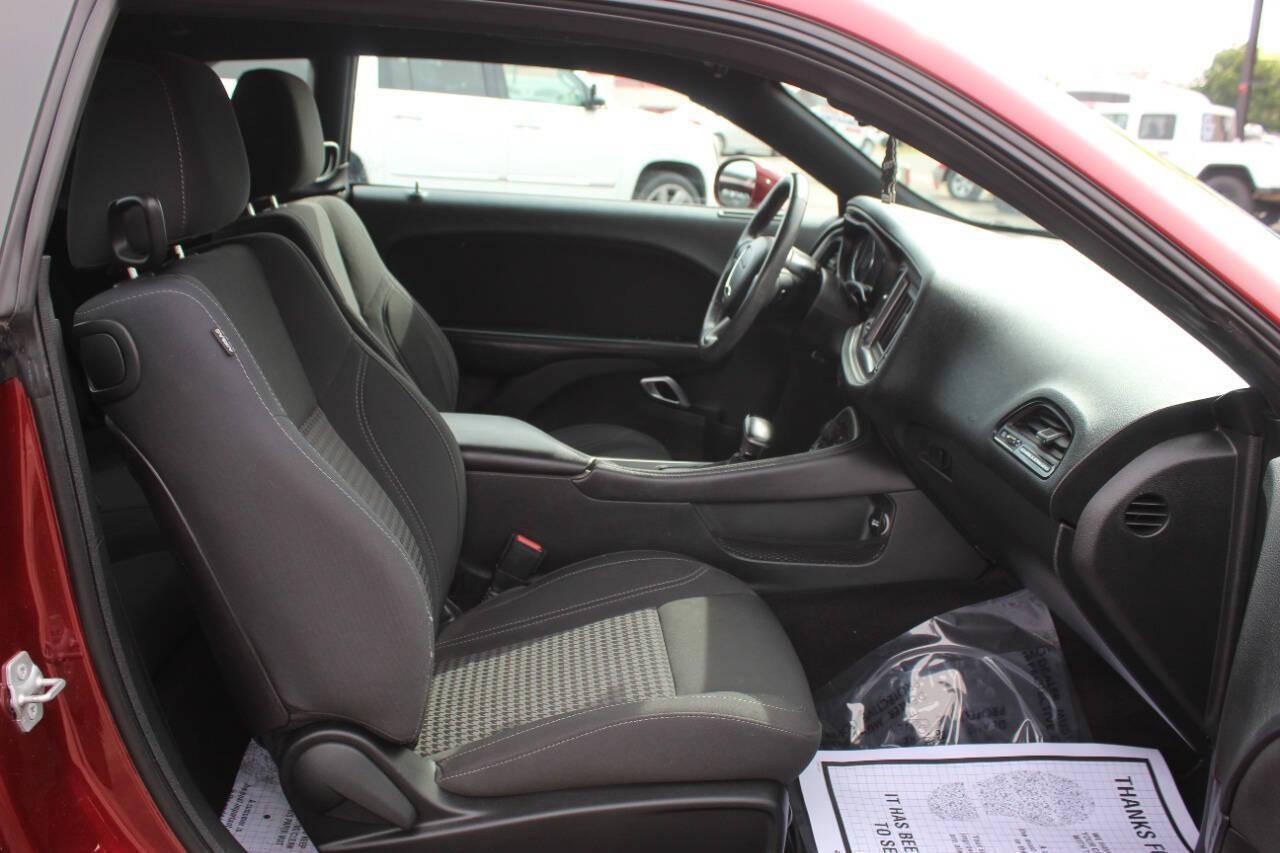 2019 Burgundy Dodge Challenger GT (2C3CDZGG6KH) with an Pentastar 3.6L V6 305hp 268ft. lbs. 3.6L V6 engine, Automatic 8-Speed transmission, located at 4301 NW 39th , Oklahoma City, OK, 73112, (405) 949-5600, 35.512135, -97.598671 - NO DRIVERS LICENCE -NO FULL COVERAGE INSURANCE - NO CREDIT CHECK. COME ON OVER TO SUPERSPORTS, TAKE A LOOK AND TEST DRIVE. PLEASE GIVE US A CALL AT (405) 949-5600. NO LICENCIA DE CONDUCIR - NO SEGURO DE COBERTURA TOTAL - NO VERIFICACION DE CREDITO. VISITENOS EN SUPERSPORTS, MIRE NUESTRO - Photo#8