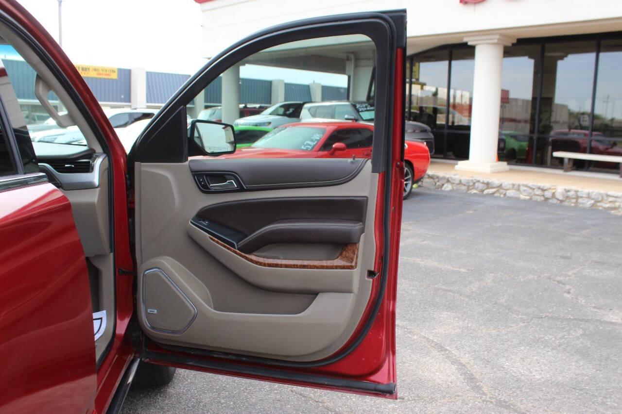 2015 Red Chevrolet Tahoe LTZ 4WD (1GNSKCKC8FR) with an EcoTec3 5.3L Flex Fuel V8 355hp 383ft. lbs. 5.3L V8 engine, Automatic 6-Speed transmission, located at 4301 NW 39th , Oklahoma City, OK, 73112, (405) 949-5600, 35.512135, -97.598671 - NO DRIVERS LICENCE -NO FULL COVERAGE INSURANCE - NO CREDIT CHECK. COME ON OVER TO SUPERSPORTS, TAKE A LOOK AND TEST DRIVE. PLEASE GIVE US A CALL AT (405) 949-5600. NO LICENCIA DE CONDUCIR - NO SEGURO DE COBERTURA TOTAL - NO VERIFICACION DE CREDITO. VISITENOS EN SUPERSPORTS, MIRE NUEST - Photo#9