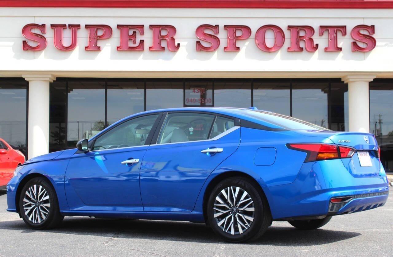 2025 Blue Nissan Altima 2.5 SV (1N4BL4DVXSN) with an 2.5L I4 188hp 180ft. lbs. 2.5L I4 engine, CVT transmission, located at 4301 NW 39th , Oklahoma City, OK, 73112, (405) 949-5600, 35.512135, -97.598671 - NO DRIVERS LICENCE -NO FULL COVERAGE INSURANCE - NO CREDIT CHECK. COME ON OVER TO SUPERSPORTS, TAKE A LOOK AND TEST DRIVE. PLEASE GIVE US A CALL AT (405) 949-5600. NO LICENCIA DE CONDUCIR - NO SEGURO DE COBERTURA TOTAL - NO VERIFICACION DE CREDITO. VISITENOS EN SUPERSPORTS, MIRE NUESTRO - Photo#4