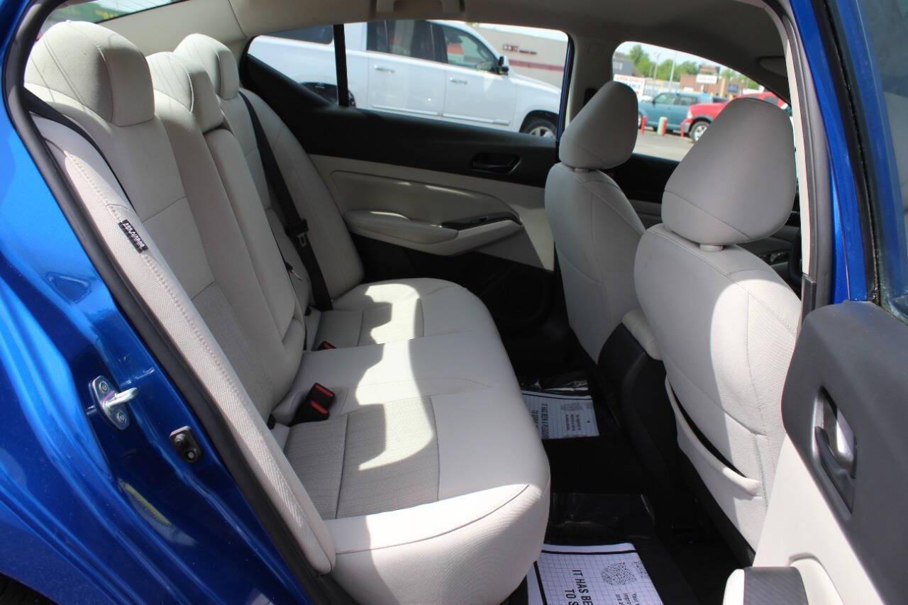 2025 Blue Nissan Altima 2.5 SV (1N4BL4DVXSN) with an 2.5L I4 188hp 180ft. lbs. 2.5L I4 engine, CVT transmission, located at 4301 NW 39th , Oklahoma City, OK, 73112, (405) 949-5600, 35.512135, -97.598671 - NO DRIVERS LICENCE -NO FULL COVERAGE INSURANCE - NO CREDIT CHECK. COME ON OVER TO SUPERSPORTS, TAKE A LOOK AND TEST DRIVE. PLEASE GIVE US A CALL AT (405) 949-5600. NO LICENCIA DE CONDUCIR - NO SEGURO DE COBERTURA TOTAL - NO VERIFICACION DE CREDITO. VISITENOS EN SUPERSPORTS, MIRE NUESTRO - Photo#10