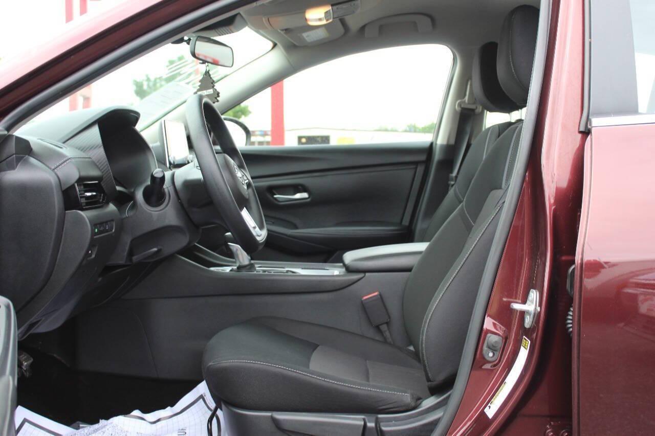 2025 Burgundy Nissan Sentra SV (3N1AB8CV3SY) with an 2.0L I4 149hp 146ft. lbs. 2.0L I4 engine, CVT transmission, located at 4301 NW 39th , Oklahoma City, OK, 73112, (405) 949-5600, 35.512135, -97.598671 - NO DRIVERS LICENCE -NO FULL COVERAGE INSURANCE - NO CREDIT CHECK. COME ON OVER TO SUPERSPORTS, TAKE A LOOK AND TEST DRIVE. PLEASE GIVE US A CALL AT (405) 949-5600. NO LICENCIA DE CONDUCIR - NO SEGURO DE COBERTURA TOTAL - NO VERIFICACION DE CREDITO. VISITENOS EN SUPERSPORTS, MIRE NUESTRO - Photo#15