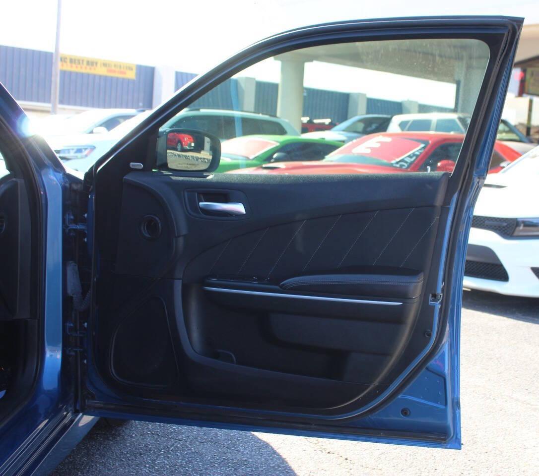2023 Blue Dodge Charger GT (2C3CDXHG7PH) with an Pentastar 3.6L V6 300hp 264ft. lbs. 3.6L V6 engine, Automatic 8-Speed transmission, located at 4301 NW 39th , Oklahoma City, OK, 73112, (405) 949-5600, 35.512135, -97.598671 - NO DRIVERS LICENCE -NO FULL COVERAGE INSURANCE - NO CREDIT CHECK. COME ON OVER TO SUPERSPORTS, TAKE A LOOK AND TEST DRIVE. PLEASE GIVE US A CALL AT (405) 949-5600. NO LICENCIA DE CONDUCIR - NO SEGURO DE COBERTURA TOTAL - NO VERIFICACION DE CREDITO. VISITENOS EN SUPERSPORTS, MIRE NUESTRO - Photo#9
