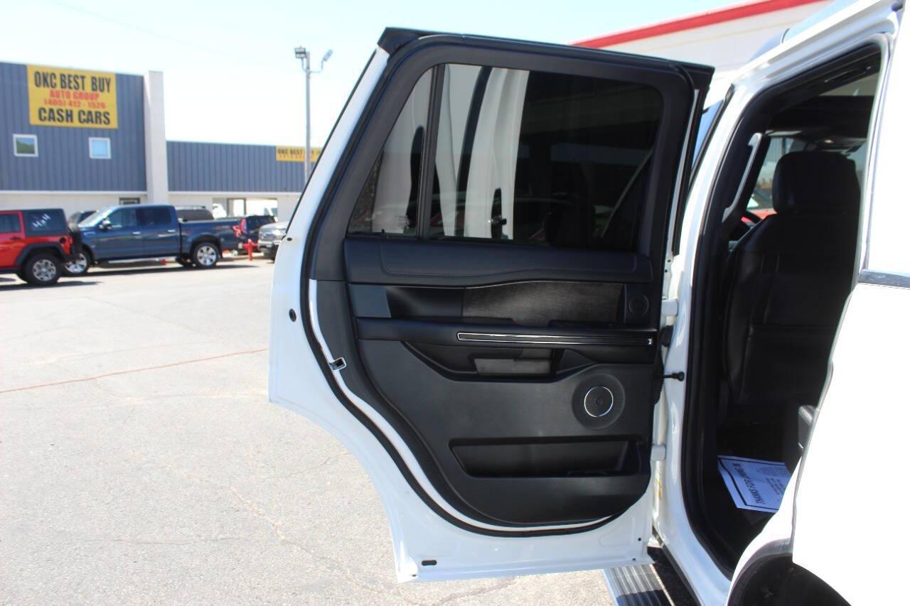 2021 White Ford Expedition (1FMJU1KT9ME) with an EcoBoost 3.5L Twin Turbo V6 375hp 470ft. lbs. 3.5L V6 engine, Automatic 10-Speed transmission, located at 4301 NW 39th , Oklahoma City, OK, 73112, (405) 949-5600, 35.512135, -97.598671 - NO DRIVERS LICENCE -NO FULL COVERAGE INSURANCE - NO CREDIT CHECK. COME ON OVER TO SUPERSPORTS, TAKE A LOOK AND TEST DRIVE. PLEASE GIVE US A CALL AT (405) 949-5600. NO LICENCIA DE CONDUCIR - NO SEGURO DE COBERTURA TOTAL - NO VERIFICACION DE CREDITO. VISITENOS EN SUPERSPORTS, MIRE NUESTRO - Photo#18