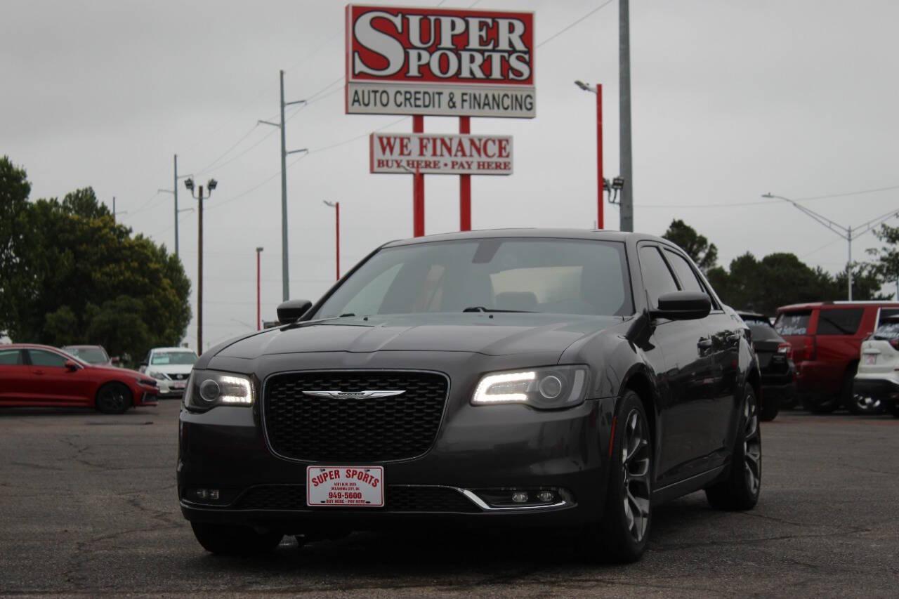 2017 Gray Chrysler 300 S V6 RWD (2C3CCABG2HH) with an Pentastar 3.6L V6 300hp 264ft. lbs. 3.6L V6 engine, Automatic 8-Speed transmission, located at 4301 NW 39th , Oklahoma City, OK, 73112, (405) 949-5600, 35.512135, -97.598671 - NO DRIVERS LICENCE -NO FULL COVERAGE INSURANCE - NO CREDIT CHECK. COME ON OVER TO SUPERSPORTS, TAKE A LOOK AND TEST DRIVE. PLEASE GIVE US A CALL AT (405) 949-5600. NO LICENCIA DE CONDUCIR - NO SEGURO DE COBERTURA TOTAL - NO VERIFICACION DE CREDITO. VISITENOS EN SUPERSPORTS, MIRE NUESTRO - Photo#6