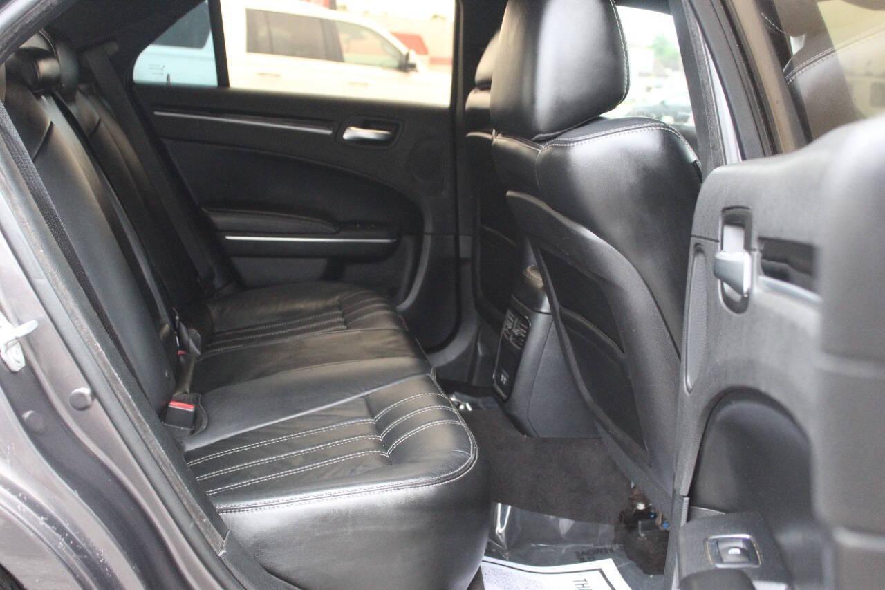 2017 Gray Chrysler 300 S V6 RWD (2C3CCABG2HH) with an Pentastar 3.6L V6 300hp 264ft. lbs. 3.6L V6 engine, Automatic 8-Speed transmission, located at 4301 NW 39th , Oklahoma City, OK, 73112, (405) 949-5600, 35.512135, -97.598671 - NO DRIVERS LICENCE -NO FULL COVERAGE INSURANCE - NO CREDIT CHECK. COME ON OVER TO SUPERSPORTS, TAKE A LOOK AND TEST DRIVE. PLEASE GIVE US A CALL AT (405) 949-5600. NO LICENCIA DE CONDUCIR - NO SEGURO DE COBERTURA TOTAL - NO VERIFICACION DE CREDITO. VISITENOS EN SUPERSPORTS, MIRE NUESTRO - Photo#9