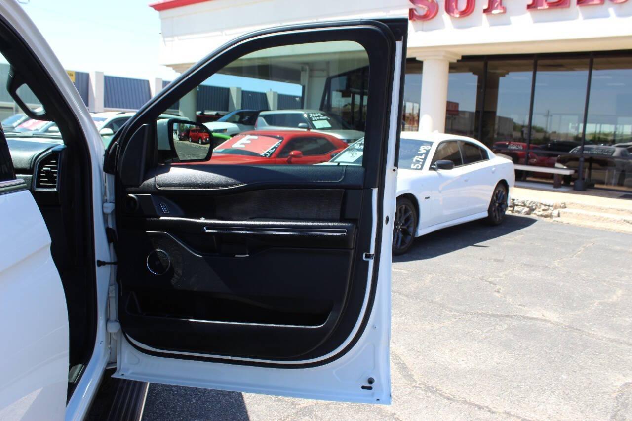2021 White Ford Expedition Limited (1FMJU1KT9ME) with an EcoBoost 3.5L Twin Turbo V6 375hp 470ft. lbs. 3.5L V6 engine, Automatic 10-Speed transmission, located at 4301 NW 39th , Oklahoma City, OK, 73112, (405) 949-5600, 35.512135, -97.598671 - NO DRIVERS LICENCE -NO FULL COVERAGE INSURANCE - NO CREDIT CHECK. COME ON OVER TO SUPERSPORTS, TAKE A LOOK AND TEST DRIVE. PLEASE GIVE US A CALL AT (405) 949-5600. NO LICENCIA DE CONDUCIR - NO SEGURO DE COBERTURA TOTAL - NO VERIFICACION DE CREDITO. VISITENOS EN SUPERSPORTS, MIRE NUESTRO - Photo#9