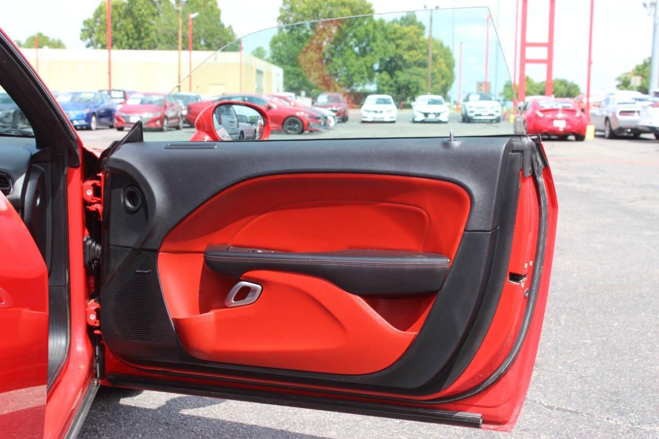 2019 Red Dodge Challenger R/T SCAT Pack (2C3CDZFJ6KH) with an 6.4L V8 6.4L V8 engine, Automatic 8-Speed transmission, located at 4301 NW 39th , Oklahoma City, OK, 73112, (405) 949-5600, 35.512135, -97.598671 - NO DRIVERS LICENCE -NO FULL COVERAGE INSURANCE - NO CREDIT CHECK. COME ON OVER TO SUPERSPORTS, TAKE A LOOK AND TEST DRIVE. PLEASE GIVE US A CALL AT (405) 949-5600. NO LICENCIA DE CONDUCIR - NO SEGURO DE COBERTURA TOTAL - NO VERIFICACION DE CREDITO. VISITENOS EN SUPERSPORTS, MIRE NUE - Photo#9