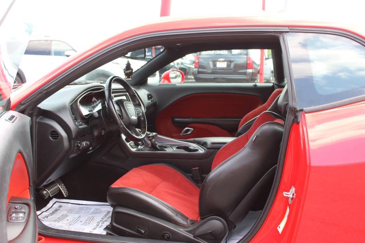 2019 Red Dodge Challenger R/T SCAT Pack (2C3CDZFJ6KH) with an 6.4L V8 6.4L V8 engine, Automatic 8-Speed transmission, located at 4301 NW 39th , Oklahoma City, OK, 73112, (405) 949-5600, 35.512135, -97.598671 - NO DRIVERS LICENCE -NO FULL COVERAGE INSURANCE - NO CREDIT CHECK. COME ON OVER TO SUPERSPORTS, TAKE A LOOK AND TEST DRIVE. PLEASE GIVE US A CALL AT (405) 949-5600. NO LICENCIA DE CONDUCIR - NO SEGURO DE COBERTURA TOTAL - NO VERIFICACION DE CREDITO. VISITENOS EN SUPERSPORTS, MIRE NUE - Photo#12