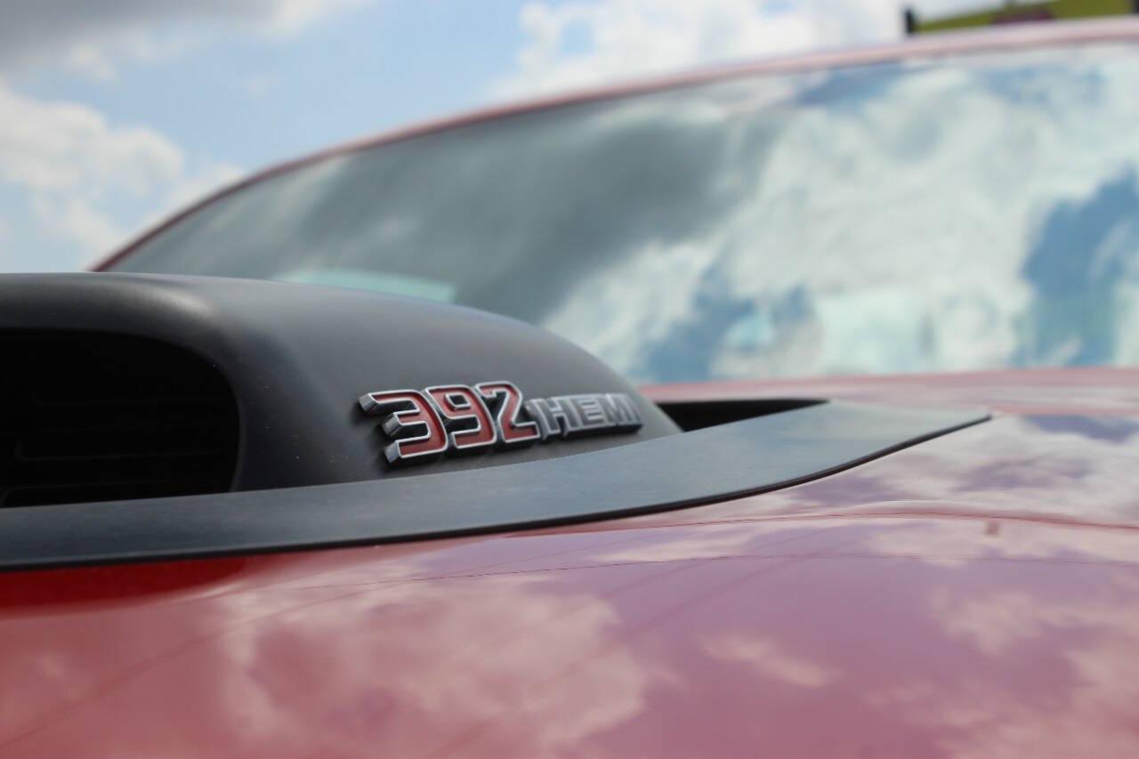 2019 Red Dodge Challenger R/T SCAT Pack (2C3CDZFJ6KH) with an 6.4L V8 6.4L V8 engine, Automatic 8-Speed transmission, located at 4301 NW 39th , Oklahoma City, OK, 73112, (405) 949-5600, 35.512135, -97.598671 - NO DRIVERS LICENCE -NO FULL COVERAGE INSURANCE - NO CREDIT CHECK. COME ON OVER TO SUPERSPORTS, TAKE A LOOK AND TEST DRIVE. PLEASE GIVE US A CALL AT (405) 949-5600. NO LICENCIA DE CONDUCIR - NO SEGURO DE COBERTURA TOTAL - NO VERIFICACION DE CREDITO. VISITENOS EN SUPERSPORTS, MIRE NUE - Photo#17