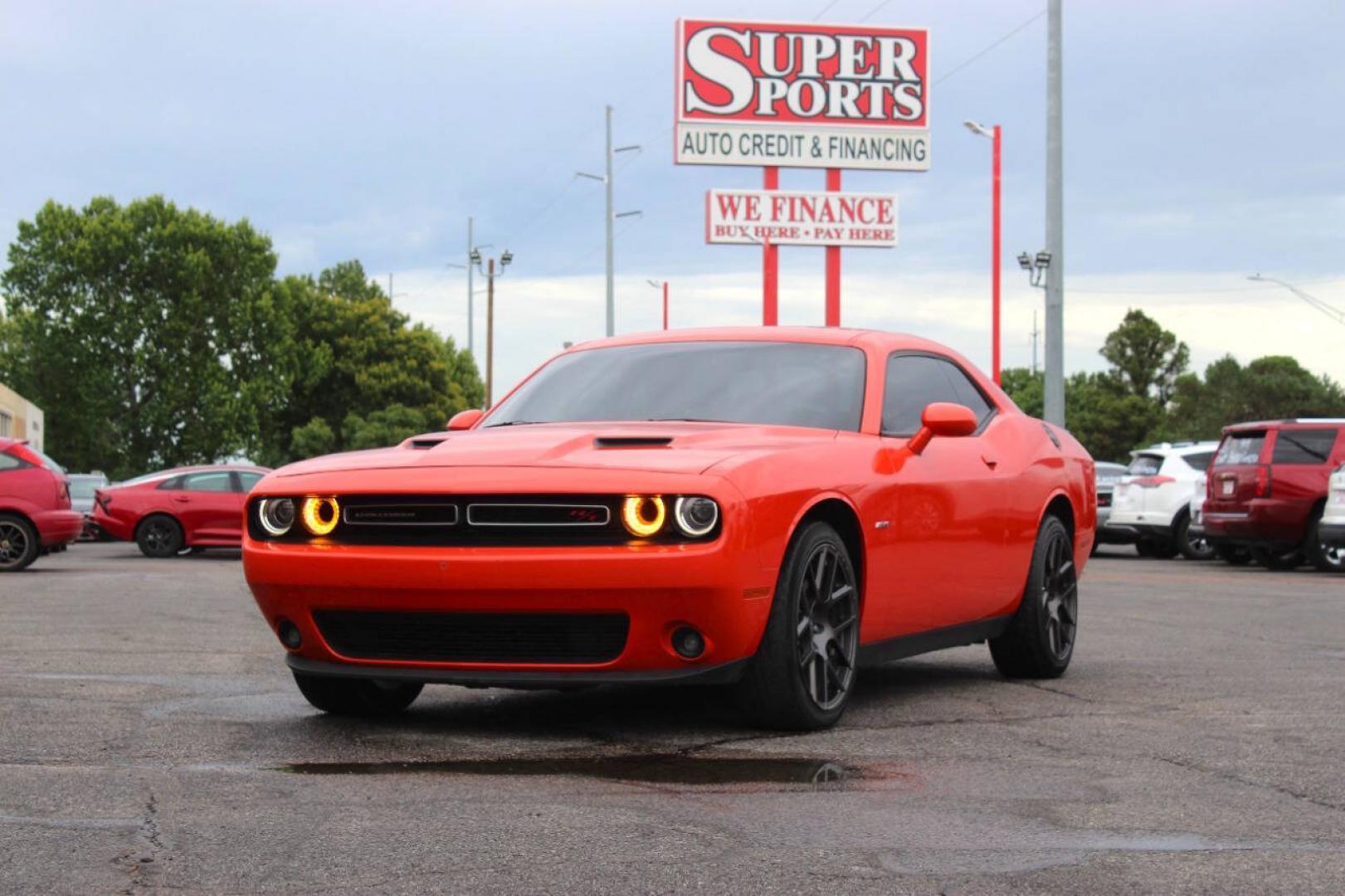 2018 Orange Dodge Challenger R/T Plus (2C3CDZBT2JH) with an 5.7L V8 5.7L V8 engine, Automatic 8-Speed transmission, located at 4301 NW 39th , Oklahoma City, OK, 73112, (405) 949-5600, 35.512135, -97.598671 - Hablamos espanol. SPEND SMART --- BUY FROM SUPER SPORTS. ALL PRICES, DOWN PAYMENTS, PAYMENTS, AND FINANCE TERMS ARE NEGOTIABLE AT THE TIME OF APPROVAL. WE WILL WORK WITH YOU TO FIT YOUR BUDGET. WE WILL EVEN LOWER AND ADJUST THE NUMBERS TO HELP MAKE THE VEHICLE MORE AFFORDABLE FOR YOU.- Photo#6