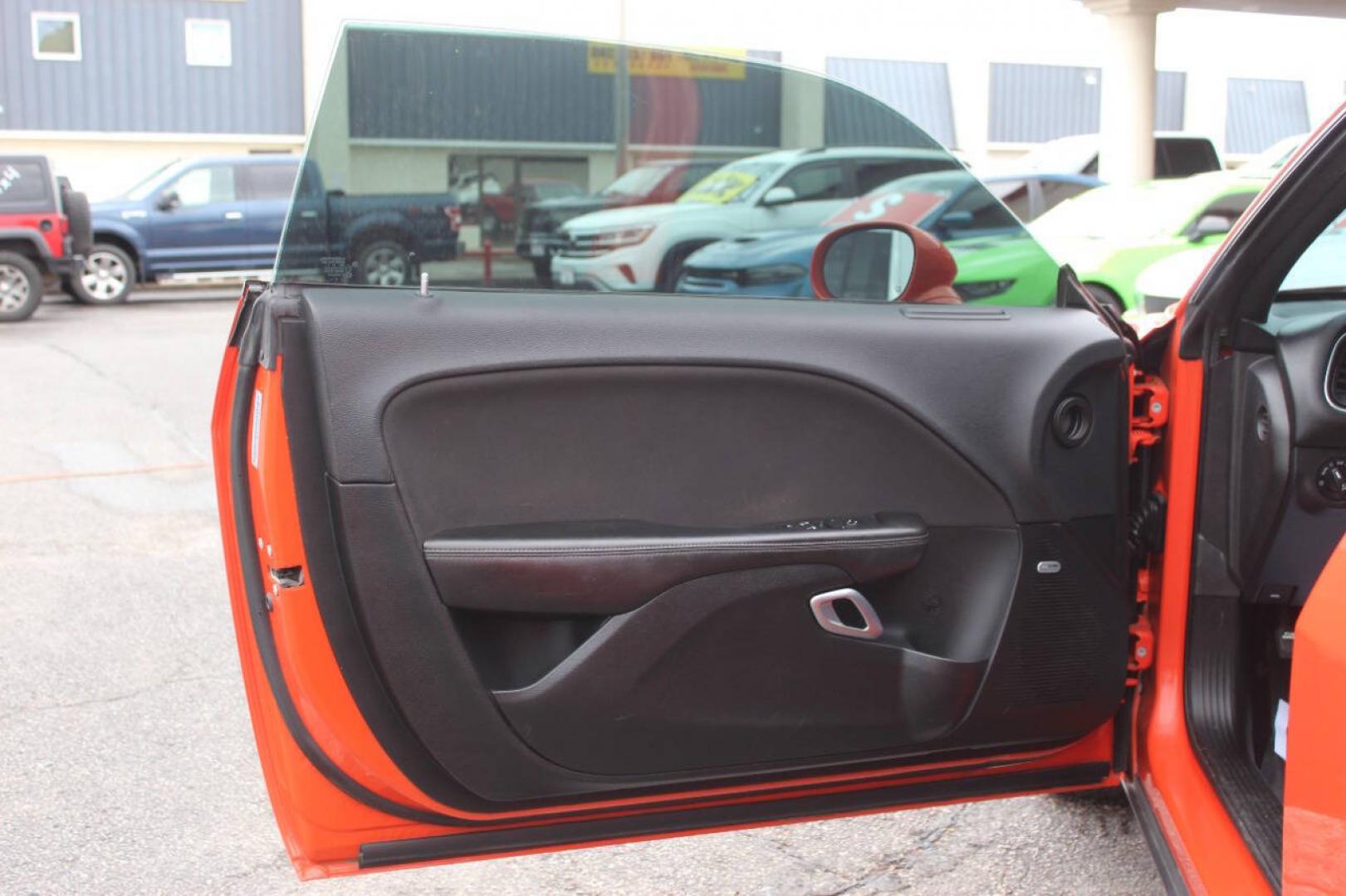 2018 Orange Dodge Challenger R/T Plus (2C3CDZBT2JH) with an 5.7L V8 5.7L V8 engine, Automatic 8-Speed transmission, located at 4301 NW 39th , Oklahoma City, OK, 73112, (405) 949-5600, 35.512135, -97.598671 - Hablamos espanol. SPEND SMART --- BUY FROM SUPER SPORTS. ALL PRICES, DOWN PAYMENTS, PAYMENTS, AND FINANCE TERMS ARE NEGOTIABLE AT THE TIME OF APPROVAL. WE WILL WORK WITH YOU TO FIT YOUR BUDGET. WE WILL EVEN LOWER AND ADJUST THE NUMBERS TO HELP MAKE THE VEHICLE MORE AFFORDABLE FOR YOU.- Photo#13