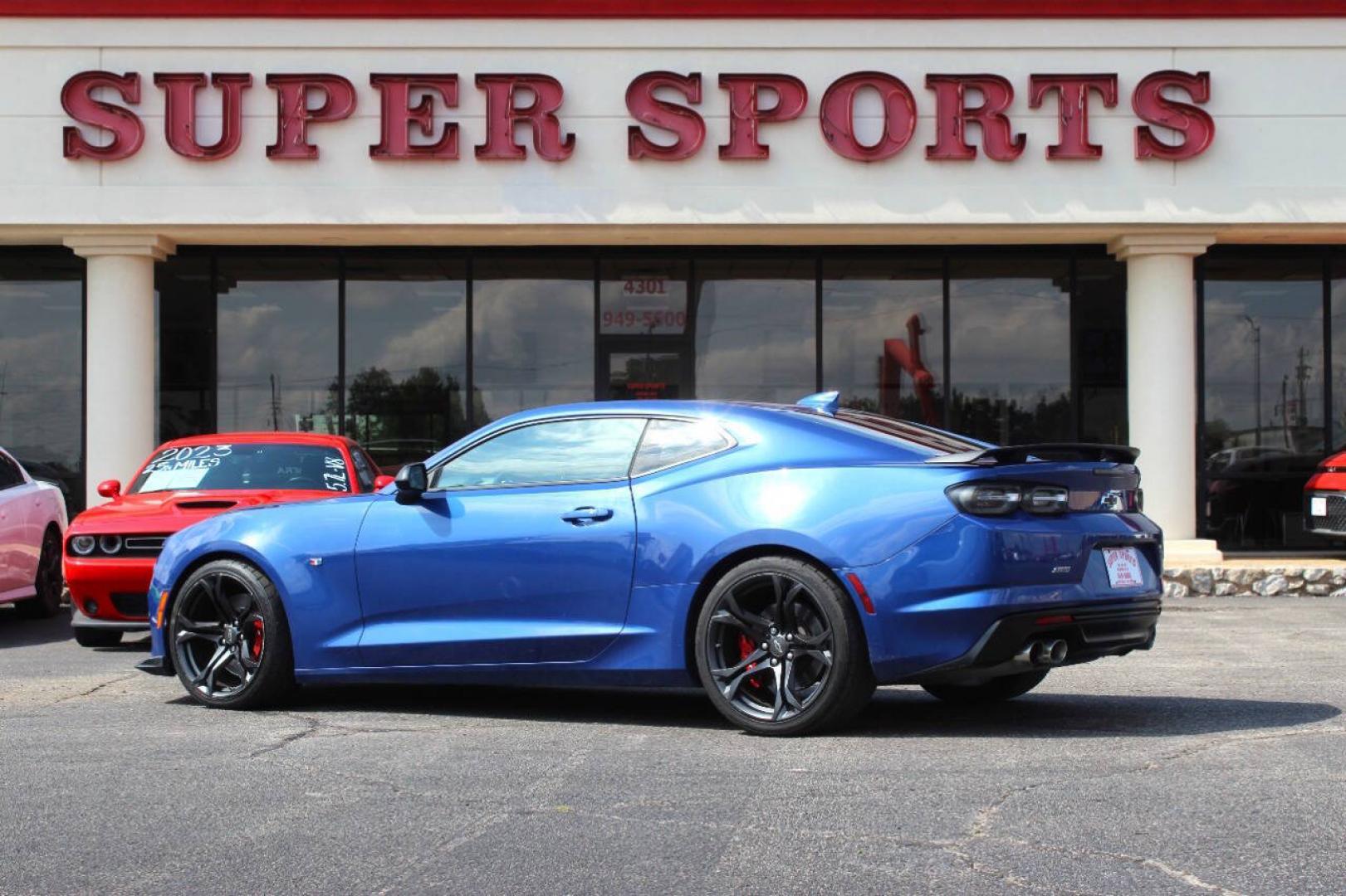2023 Blue Chevrolet Camaro 1SS Coupe (1G1FF1R75P0) with an 6.2L V8 455hp 455ft. lbs. 6.2L V8 engine, Automatic 10-Speed transmission, located at 4301 NW 39th , Oklahoma City, OK, 73112, (405) 949-5600, 35.512135, -97.598671 - Hablamos espanol. SPEND SMART --- BUY FROM SUPER SPORTS. ALL PRICES, DOWN PAYMENTS, PAYMENTS, AND FINANCE TERMS ARE NEGOTIABLE AT THE TIME OF APPROVAL. WE WILL WORK WITH YOU TO FIT YOUR BUDGET. WE WILL EVEN LOWER AND ADJUST THE NUMBERS TO HELP MAKE THE VEHICLE MORE AFFORDABLE FOR YOU.- Photo#4