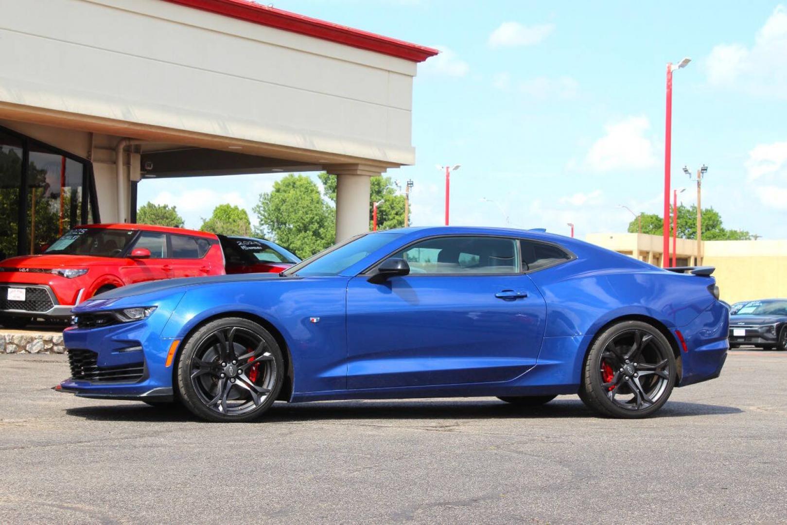 2023 Blue Chevrolet Camaro 1SS Coupe (1G1FF1R75P0) with an 6.2L V8 455hp 455ft. lbs. 6.2L V8 engine, Automatic 10-Speed transmission, located at 4301 NW 39th , Oklahoma City, OK, 73112, (405) 949-5600, 35.512135, -97.598671 - Hablamos espanol. SPEND SMART --- BUY FROM SUPER SPORTS. ALL PRICES, DOWN PAYMENTS, PAYMENTS, AND FINANCE TERMS ARE NEGOTIABLE AT THE TIME OF APPROVAL. WE WILL WORK WITH YOU TO FIT YOUR BUDGET. WE WILL EVEN LOWER AND ADJUST THE NUMBERS TO HELP MAKE THE VEHICLE MORE AFFORDABLE FOR YOU.- Photo#5