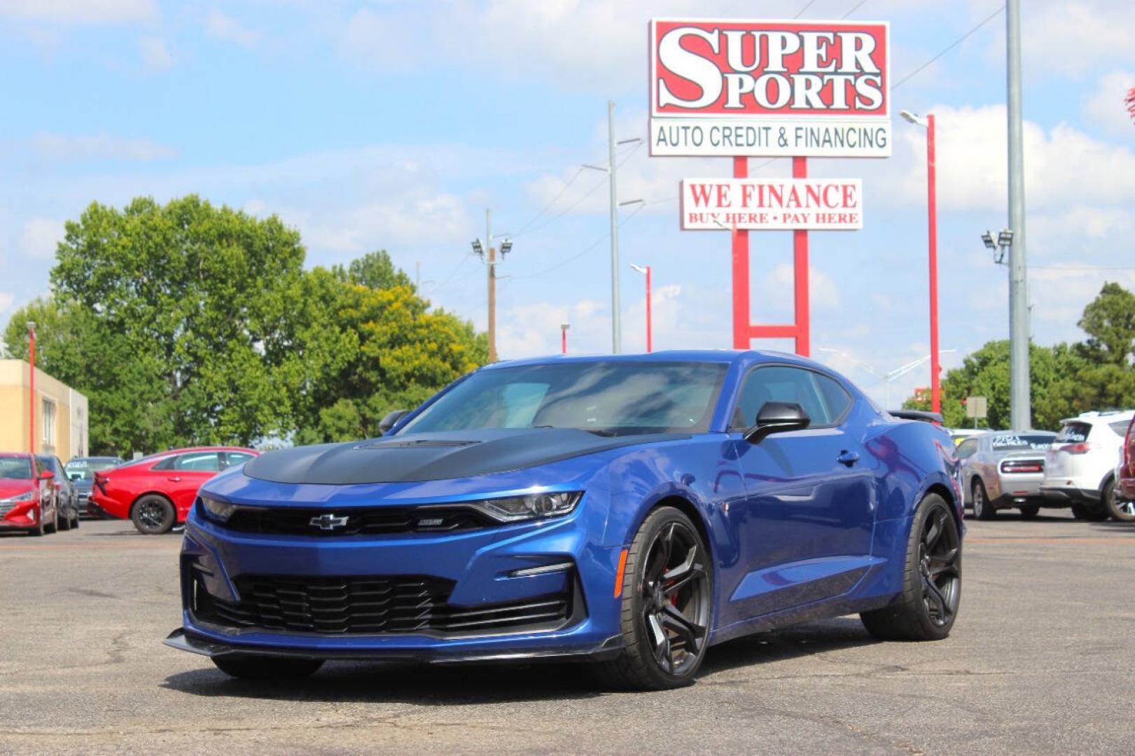 2023 Blue Chevrolet Camaro 1SS Coupe (1G1FF1R75P0) with an 6.2L V8 455hp 455ft. lbs. 6.2L V8 engine, Automatic 10-Speed transmission, located at 4301 NW 39th , Oklahoma City, OK, 73112, (405) 949-5600, 35.512135, -97.598671 - Hablamos espanol. SPEND SMART --- BUY FROM SUPER SPORTS. ALL PRICES, DOWN PAYMENTS, PAYMENTS, AND FINANCE TERMS ARE NEGOTIABLE AT THE TIME OF APPROVAL. WE WILL WORK WITH YOU TO FIT YOUR BUDGET. WE WILL EVEN LOWER AND ADJUST THE NUMBERS TO HELP MAKE THE VEHICLE MORE AFFORDABLE FOR YOU.- Photo#6