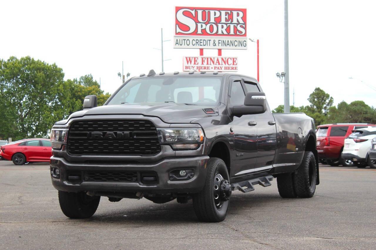 2024 Gray RAM 3500 Big Horn Crew Cab LWB 4WD DRW (3C63RRHL0RG) with an 6.7L I6 Turbocharger 6.7L I6 engine, Automatic 6-Speed transmission, located at 4301 NW 39th , Oklahoma City, OK, 73112, (405) 949-5600, 35.512135, -97.598671 - NO DRIVERS LICENCE -NO FULL COVERAGE INSURANCE - NO CREDIT CHECK. COME ON OVER TO SUPERSPORTS, TAKE A LOOK AND TEST DRIVE. PLEASE GIVE US A CALL AT (405) 949-5600. NO LICENCIA DE CONDUCIR - NO SEGURO DE COBERTURA TOTAL - NO VERIFICACION DE CREDITO. VISITENOS EN SUPERSPORTS, MIRE NUESTRO - Photo#6