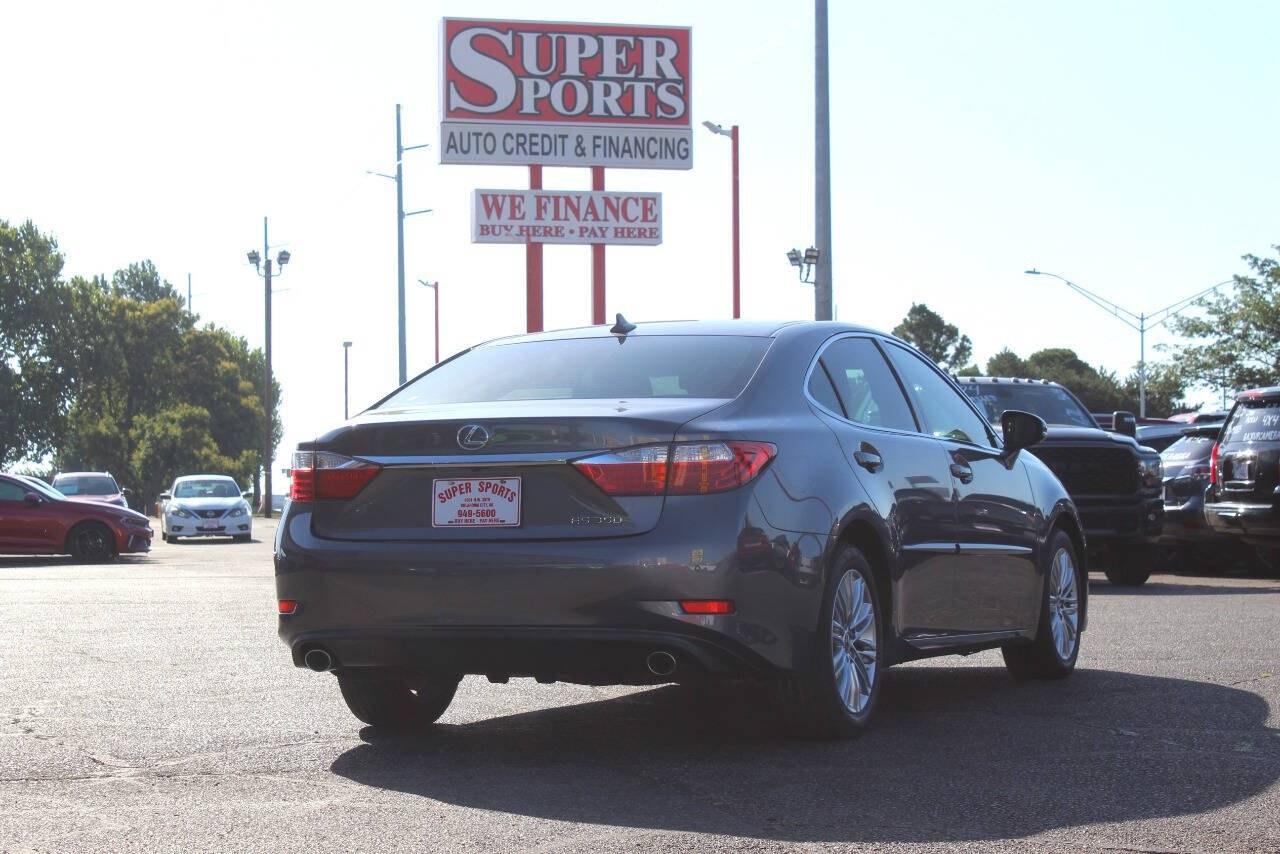 2014 Gray Lexus ES 350 Sedan (JTHBK1GG3E2) with an 3.5L V6 268hp 248ft. lbs. 3.5L V6 engine, Automatic 6-Speed transmission, located at 4301 NW 39th , Oklahoma City, OK, 73112, (405) 949-5600, 35.512135, -97.598671 - NO DRIVERS LICENCE -NO FULL COVERAGE INSURANCE - NO CREDIT CHECK. COME ON OVER TO SUPERSPORTS, TAKE A LOOK AND TEST DRIVE. PLEASE GIVE US A CALL AT (405) 949-5600. NO LICENCIA DE CONDUCIR - NO SEGURO DE COBERTURA TOTAL - NO VERIFICACION DE CREDITO. VISITENOS EN SUPERSPORTS, MIRE NUESTRO - Photo#3