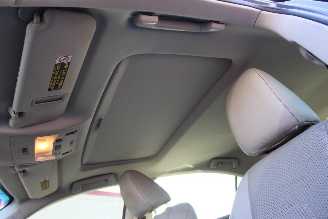 2014 Gray Lexus ES 350 Sedan (JTHBK1GG3E2) with an 3.5L V6 268hp 248ft. lbs. 3.5L V6 engine, Automatic 6-Speed transmission, located at 4301 NW 39th , Oklahoma City, OK, 73112, (405) 949-5600, 35.512135, -97.598671 - NO DRIVERS LICENCE -NO FULL COVERAGE INSURANCE - NO CREDIT CHECK. COME ON OVER TO SUPERSPORTS, TAKE A LOOK AND TEST DRIVE. PLEASE GIVE US A CALL AT (405) 949-5600. NO LICENCIA DE CONDUCIR - NO SEGURO DE COBERTURA TOTAL - NO VERIFICACION DE CREDITO. VISITENOS EN SUPERSPORTS, MIRE NUESTRO - Photo#18