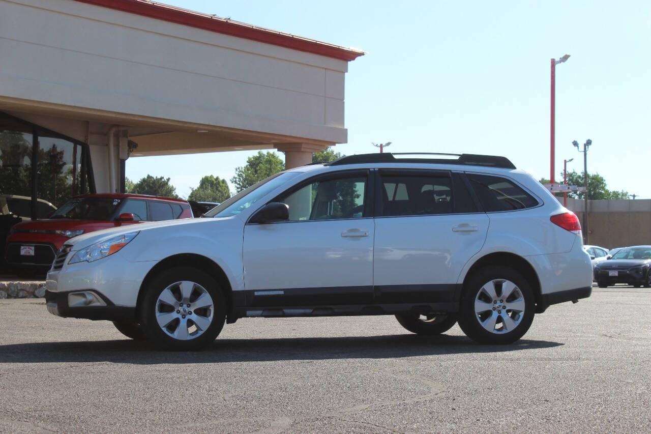 2012 White Subaru Outback 2.5i Limited (4S4BRBLC5C3) with an 2.5L H4 170hp 170ft. lbs. PZEV 2.5L H4 engine, CVT transmission, located at 4301 NW 39th , Oklahoma City, OK, 73112, (405) 949-5600, 35.512135, -97.598671 - NO DRIVERS LICENCE -NO FULL COVERAGE INSURANCE - NO CREDIT CHECK. COME ON OVER TO SUPERSPORTS, TAKE A LOOK AND TEST DRIVE. PLEASE GIVE US A CALL AT (405) 949-5600. NO LICENCIA DE CONDUCIR - NO SEGURO DE COBERTURA TOTAL - NO VERIFICACION DE CREDITO. VISITENOS EN SUPERSPORTS, MIRE NUESTRO - Photo#5