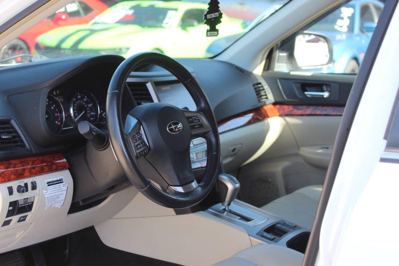 2012 White Subaru Outback 2.5i Limited (4S4BRBLC5C3) with an 2.5L H4 170hp 170ft. lbs. PZEV 2.5L H4 engine, CVT transmission, located at 4301 NW 39th , Oklahoma City, OK, 73112, (405) 949-5600, 35.512135, -97.598671 - NO DRIVERS LICENCE -NO FULL COVERAGE INSURANCE - NO CREDIT CHECK. COME ON OVER TO SUPERSPORTS, TAKE A LOOK AND TEST DRIVE. PLEASE GIVE US A CALL AT (405) 949-5600. NO LICENCIA DE CONDUCIR - NO SEGURO DE COBERTURA TOTAL - NO VERIFICACION DE CREDITO. VISITENOS EN SUPERSPORTS, MIRE NUESTRO - Photo#16