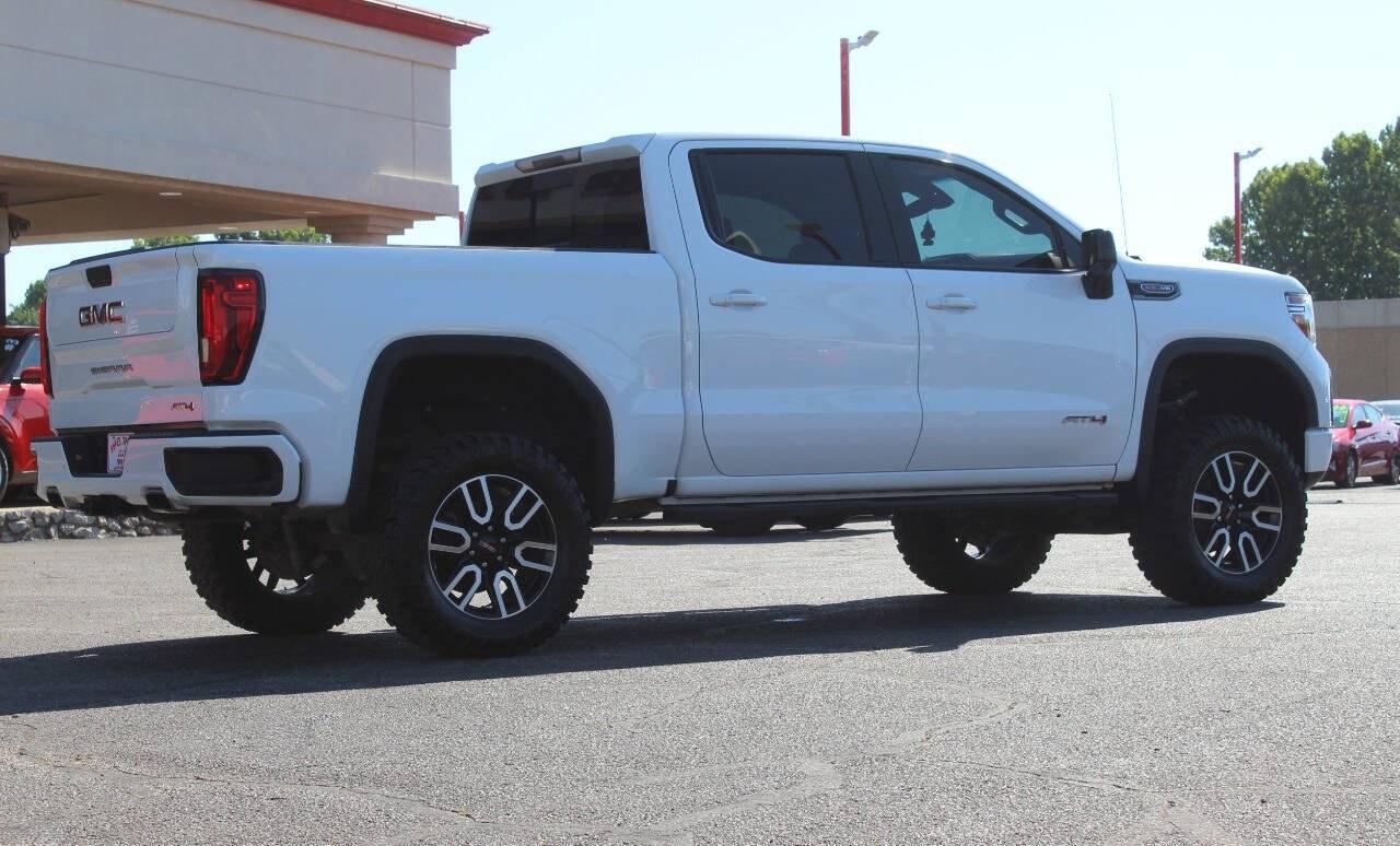 2020 White GMC Sierra 1500 AT4 Crew Cab Short Box 4WD (3GTP9EEL4LG) with an EcoTec3 6.2L V8 420hp 460ft. lbs. 6.2L V8 engine, Automatic 10-Speed transmission, located at 4301 NW 39th , Oklahoma City, OK, 73112, (405) 949-5600, 35.512135, -97.598671 - NO DRIVERS LICENCE -NO FULL COVERAGE INSURANCE - NO CREDIT CHECK. COME ON OVER TO SUPERSPORTS, TAKE A LOOK AND TEST DRIVE. PLEASE GIVE US A CALL AT (405) 949-5600. NO LICENCIA DE CONDUCIR - NO SEGURO DE COBERTURA TOTAL - NO VERIFICACION DE CREDITO. VISITENOS EN SUPERSPORTS, MIRE NUESTRO - Photo#2