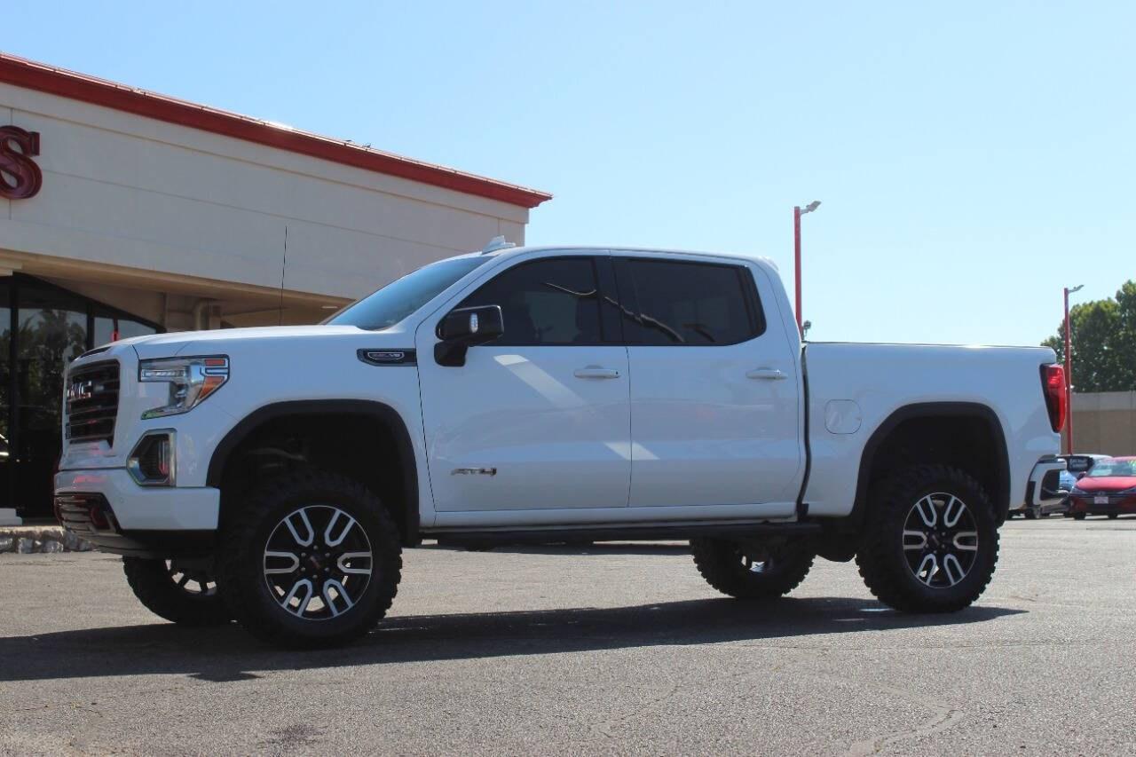 2020 White GMC Sierra 1500 AT4 Crew Cab Short Box 4WD (3GTP9EEL4LG) with an EcoTec3 6.2L V8 420hp 460ft. lbs. 6.2L V8 engine, Automatic 10-Speed transmission, located at 4301 NW 39th , Oklahoma City, OK, 73112, (405) 949-5600, 35.512135, -97.598671 - NO DRIVERS LICENCE -NO FULL COVERAGE INSURANCE - NO CREDIT CHECK. COME ON OVER TO SUPERSPORTS, TAKE A LOOK AND TEST DRIVE. PLEASE GIVE US A CALL AT (405) 949-5600. NO LICENCIA DE CONDUCIR - NO SEGURO DE COBERTURA TOTAL - NO VERIFICACION DE CREDITO. VISITENOS EN SUPERSPORTS, MIRE NUESTRO - Photo#5