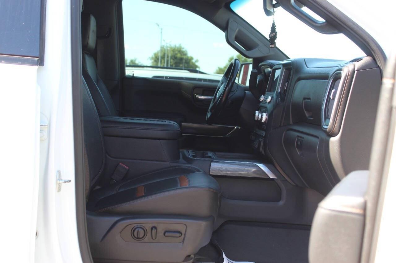 2020 White GMC Sierra 1500 AT4 Crew Cab Short Box 4WD (3GTP9EEL4LG) with an EcoTec3 6.2L V8 420hp 460ft. lbs. 6.2L V8 engine, Automatic 10-Speed transmission, located at 4301 NW 39th , Oklahoma City, OK, 73112, (405) 949-5600, 35.512135, -97.598671 - NO DRIVERS LICENCE -NO FULL COVERAGE INSURANCE - NO CREDIT CHECK. COME ON OVER TO SUPERSPORTS, TAKE A LOOK AND TEST DRIVE. PLEASE GIVE US A CALL AT (405) 949-5600. NO LICENCIA DE CONDUCIR - NO SEGURO DE COBERTURA TOTAL - NO VERIFICACION DE CREDITO. VISITENOS EN SUPERSPORTS, MIRE NUESTRO - Photo#8
