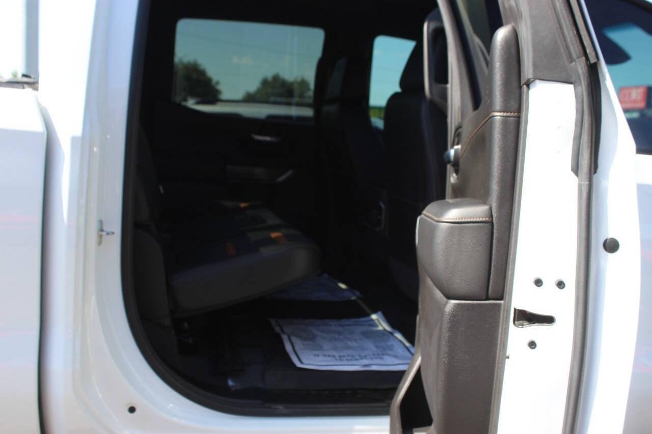 2020 White GMC Sierra 1500 AT4 Crew Cab Short Box 4WD (3GTP9EEL4LG) with an EcoTec3 6.2L V8 420hp 460ft. lbs. 6.2L V8 engine, Automatic 10-Speed transmission, located at 4301 NW 39th , Oklahoma City, OK, 73112, (405) 949-5600, 35.512135, -97.598671 - NO DRIVERS LICENCE -NO FULL COVERAGE INSURANCE - NO CREDIT CHECK. COME ON OVER TO SUPERSPORTS, TAKE A LOOK AND TEST DRIVE. PLEASE GIVE US A CALL AT (405) 949-5600. NO LICENCIA DE CONDUCIR - NO SEGURO DE COBERTURA TOTAL - NO VERIFICACION DE CREDITO. VISITENOS EN SUPERSPORTS, MIRE NUESTRO - Photo#10