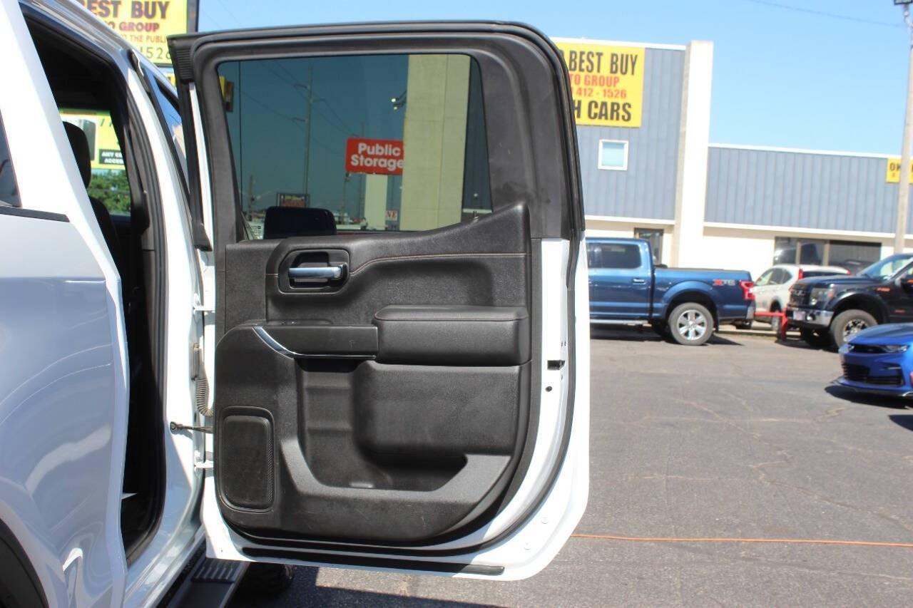 2020 White GMC Sierra 1500 AT4 Crew Cab Short Box 4WD (3GTP9EEL4LG) with an EcoTec3 6.2L V8 420hp 460ft. lbs. 6.2L V8 engine, Automatic 10-Speed transmission, located at 4301 NW 39th , Oklahoma City, OK, 73112, (405) 949-5600, 35.512135, -97.598671 - NO DRIVERS LICENCE -NO FULL COVERAGE INSURANCE - NO CREDIT CHECK. COME ON OVER TO SUPERSPORTS, TAKE A LOOK AND TEST DRIVE. PLEASE GIVE US A CALL AT (405) 949-5600. NO LICENCIA DE CONDUCIR - NO SEGURO DE COBERTURA TOTAL - NO VERIFICACION DE CREDITO. VISITENOS EN SUPERSPORTS, MIRE NUESTRO - Photo#11