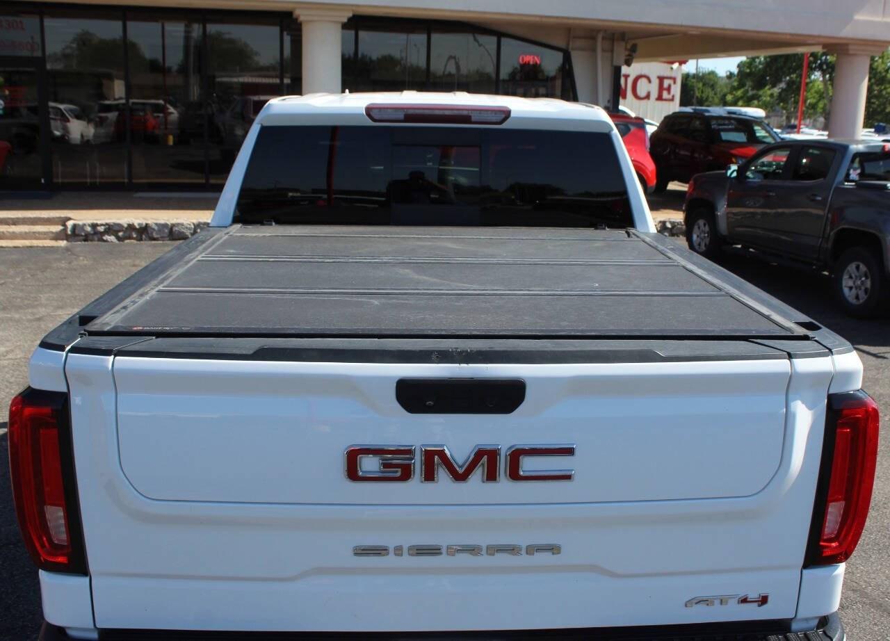 2020 White GMC Sierra 1500 AT4 Crew Cab Short Box 4WD (3GTP9EEL4LG) with an EcoTec3 6.2L V8 420hp 460ft. lbs. 6.2L V8 engine, Automatic 10-Speed transmission, located at 4301 NW 39th , Oklahoma City, OK, 73112, (405) 949-5600, 35.512135, -97.598671 - NO DRIVERS LICENCE -NO FULL COVERAGE INSURANCE - NO CREDIT CHECK. COME ON OVER TO SUPERSPORTS, TAKE A LOOK AND TEST DRIVE. PLEASE GIVE US A CALL AT (405) 949-5600. NO LICENCIA DE CONDUCIR - NO SEGURO DE COBERTURA TOTAL - NO VERIFICACION DE CREDITO. VISITENOS EN SUPERSPORTS, MIRE NUESTRO - Photo#17
