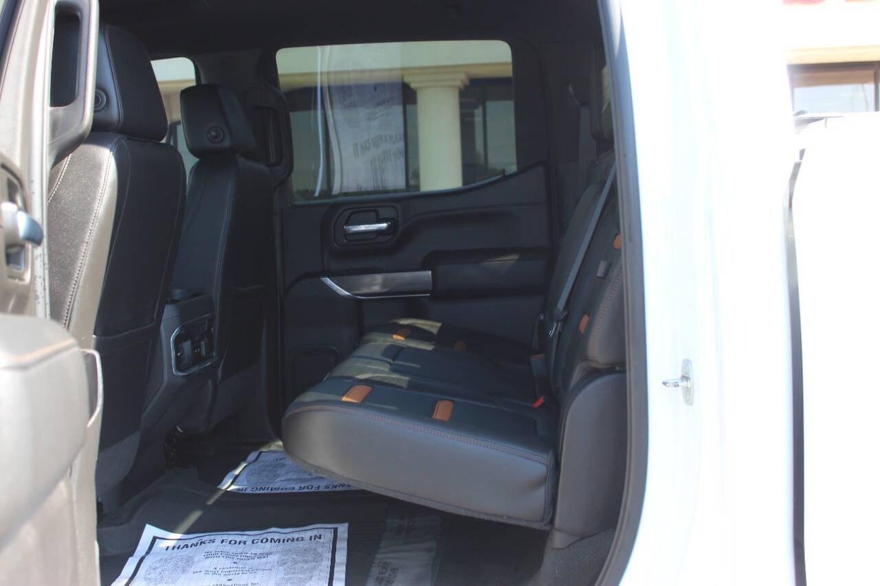 2020 White GMC Sierra 1500 AT4 Crew Cab Short Box 4WD (3GTP9EEL4LG) with an EcoTec3 6.2L V8 420hp 460ft. lbs. 6.2L V8 engine, Automatic 10-Speed transmission, located at 4301 NW 39th , Oklahoma City, OK, 73112, (405) 949-5600, 35.512135, -97.598671 - NO DRIVERS LICENCE -NO FULL COVERAGE INSURANCE - NO CREDIT CHECK. COME ON OVER TO SUPERSPORTS, TAKE A LOOK AND TEST DRIVE. PLEASE GIVE US A CALL AT (405) 949-5600. NO LICENCIA DE CONDUCIR - NO SEGURO DE COBERTURA TOTAL - NO VERIFICACION DE CREDITO. VISITENOS EN SUPERSPORTS, MIRE NUESTRO - Photo#18