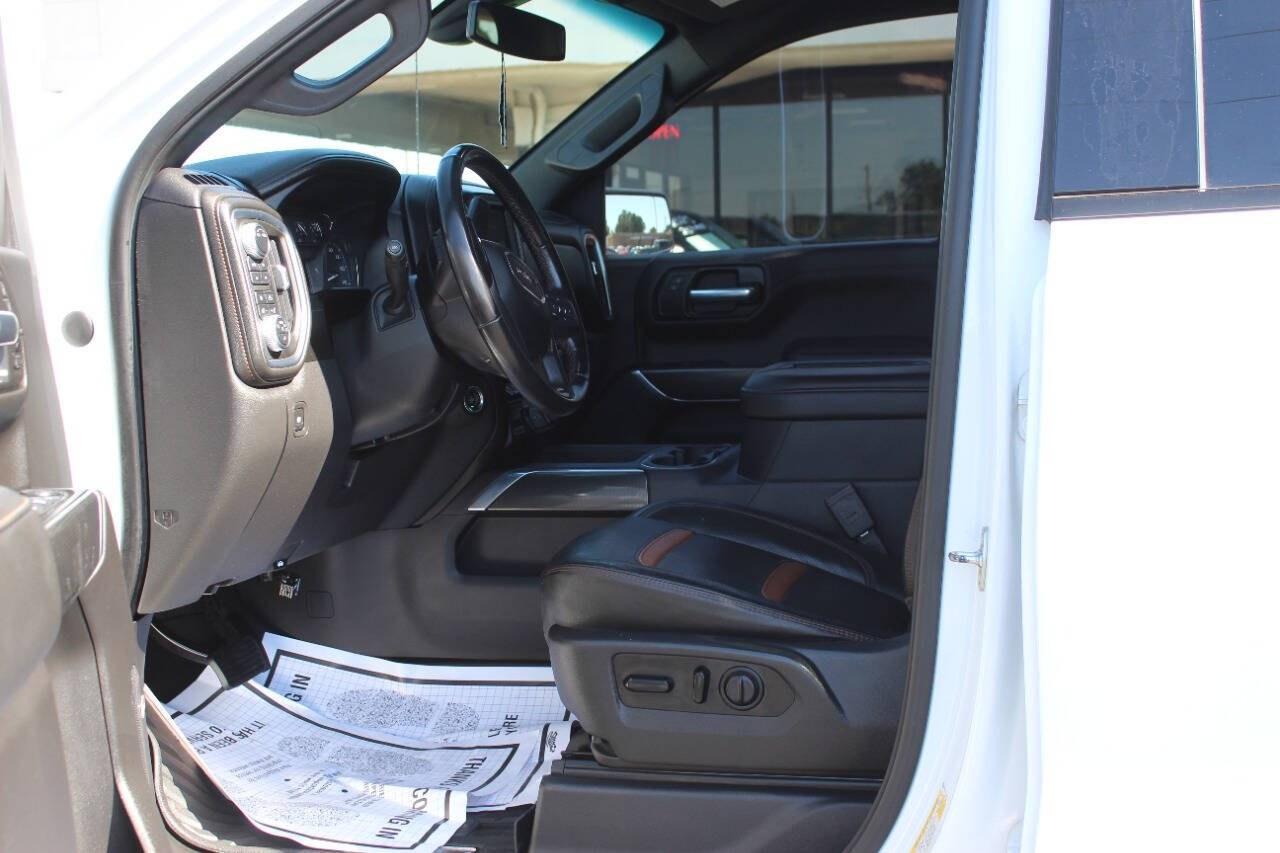 2020 White GMC Sierra 1500 AT4 Crew Cab Short Box 4WD (3GTP9EEL4LG) with an EcoTec3 6.2L V8 420hp 460ft. lbs. 6.2L V8 engine, Automatic 10-Speed transmission, located at 4301 NW 39th , Oklahoma City, OK, 73112, (405) 949-5600, 35.512135, -97.598671 - NO DRIVERS LICENCE -NO FULL COVERAGE INSURANCE - NO CREDIT CHECK. COME ON OVER TO SUPERSPORTS, TAKE A LOOK AND TEST DRIVE. PLEASE GIVE US A CALL AT (405) 949-5600. NO LICENCIA DE CONDUCIR - NO SEGURO DE COBERTURA TOTAL - NO VERIFICACION DE CREDITO. VISITENOS EN SUPERSPORTS, MIRE NUESTRO - Photo#20
