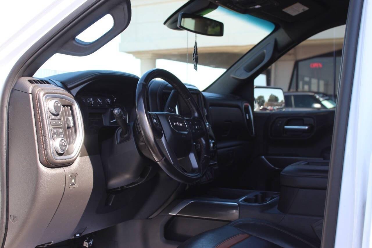 2020 White GMC Sierra 1500 AT4 Crew Cab Short Box 4WD (3GTP9EEL4LG) with an EcoTec3 6.2L V8 420hp 460ft. lbs. 6.2L V8 engine, Automatic 10-Speed transmission, located at 4301 NW 39th , Oklahoma City, OK, 73112, (405) 949-5600, 35.512135, -97.598671 - NO DRIVERS LICENCE -NO FULL COVERAGE INSURANCE - NO CREDIT CHECK. COME ON OVER TO SUPERSPORTS, TAKE A LOOK AND TEST DRIVE. PLEASE GIVE US A CALL AT (405) 949-5600. NO LICENCIA DE CONDUCIR - NO SEGURO DE COBERTURA TOTAL - NO VERIFICACION DE CREDITO. VISITENOS EN SUPERSPORTS, MIRE NUESTRO - Photo#21