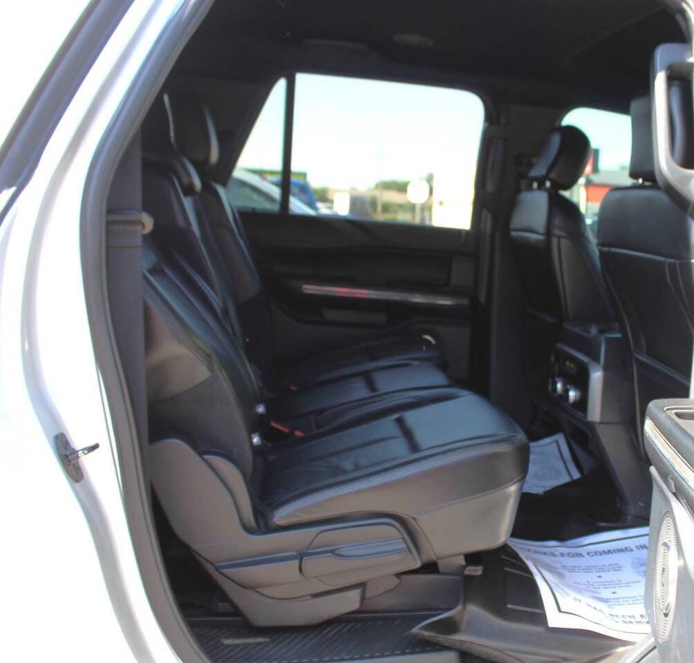 2019 Silver Ford Expedition MAX MAX XLT 4WD (1FMJK1JT5KE) with an EcoBoost 3.5L Twin Turbo V6 375hp 470ft. lbs. 3.5L V6 engine, Automatic 10-Speed transmission, located at 4301 NW 39th , Oklahoma City, OK, 73112, (405) 949-5600, 35.512135, -97.598671 - Hablamos espaol. SPEND SMART --- BUY FROM SUPER SPORTS. ASKING WHOLESALE CASH PRICE: $20,900 (CASH ONLY) PLUS $100 PROCESSING FEE. ALL PRICES, DOWN PAYMENTS, PAYMENTS, AND FINANCE TERMS ARE NEGOTIABLE AT THE TIME OF APPROVAL. WE WILL WORK WITH YOU TO FIT YOUR BUDGET. WE WILL EVEN LOW - Photo#10