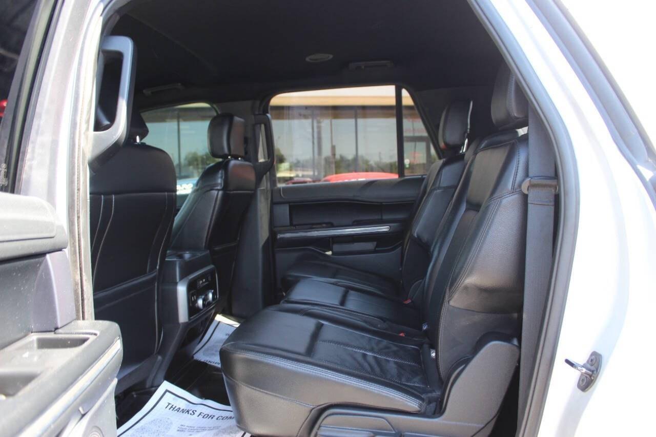 2019 Silver Ford Expedition MAX MAX XLT 4WD (1FMJK1JT5KE) with an EcoBoost 3.5L Twin Turbo V6 375hp 470ft. lbs. 3.5L V6 engine, Automatic 10-Speed transmission, located at 4301 NW 39th , Oklahoma City, OK, 73112, (405) 949-5600, 35.512135, -97.598671 - Hablamos espaol. SPEND SMART --- BUY FROM SUPER SPORTS. ASKING WHOLESALE CASH PRICE: $20,900 (CASH ONLY) PLUS $100 PROCESSING FEE. ALL PRICES, DOWN PAYMENTS, PAYMENTS, AND FINANCE TERMS ARE NEGOTIABLE AT THE TIME OF APPROVAL. WE WILL WORK WITH YOU TO FIT YOUR BUDGET. WE WILL EVEN LOW - Photo#17