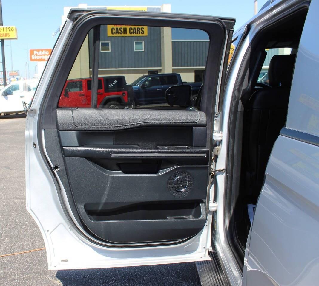 2019 Silver Ford Expedition MAX MAX XLT 4WD (1FMJK1JT5KE) with an EcoBoost 3.5L Twin Turbo V6 375hp 470ft. lbs. 3.5L V6 engine, Automatic 10-Speed transmission, located at 4301 NW 39th , Oklahoma City, OK, 73112, (405) 949-5600, 35.512135, -97.598671 - Hablamos espaol. SPEND SMART --- BUY FROM SUPER SPORTS. ASKING WHOLESALE CASH PRICE: $20,900 (CASH ONLY) PLUS $100 PROCESSING FEE. ALL PRICES, DOWN PAYMENTS, PAYMENTS, AND FINANCE TERMS ARE NEGOTIABLE AT THE TIME OF APPROVAL. WE WILL WORK WITH YOU TO FIT YOUR BUDGET. WE WILL EVEN LOW - Photo#18