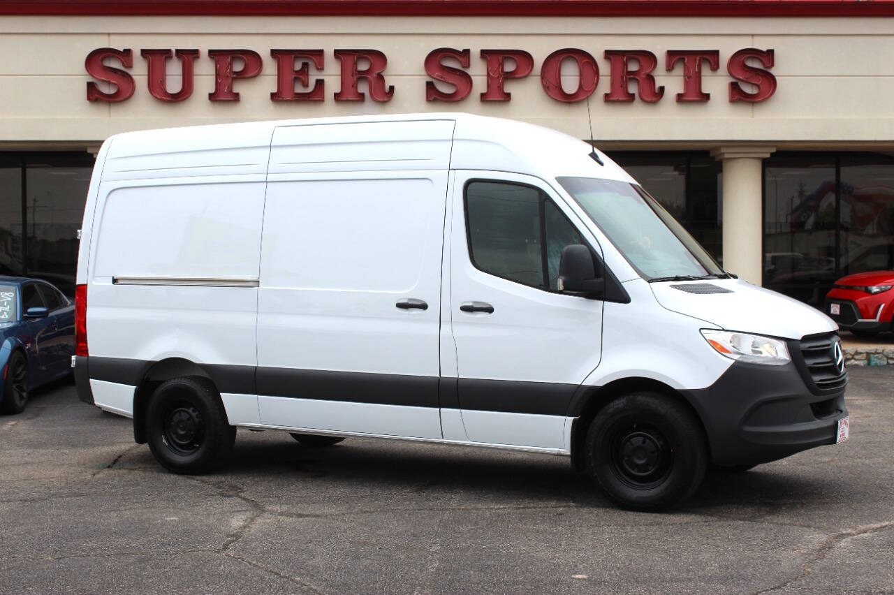 photo of 2025 Mercedes-Benz Sprinter 2500 3dr 144 in. WB Cargo Van (2.0L I4)