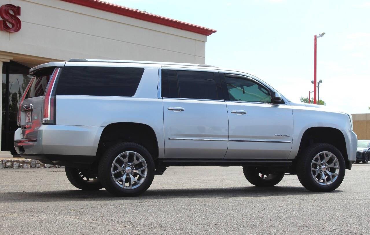 2017 Silver GMC Yukon XL Denali 4WD (1GKS2HKJXHR) with an EcoTec3 6.2L V8 420hp 460ft. lbs. 6.2L V8 engine, Automatic 8-Speed transmission, located at 4301 NW 39th , Oklahoma City, OK, 73112, (405) 949-5600, 35.512135, -97.598671 - Hablamos espaol. SPEND SMART --- BUY FROM SUPER SPORTS. ASKING WHOLESALE CASH PRICE: $__,___ (CASH ONLY) PLUS $100 PROCESSING FEE. ALL PRICES, DOWN PAYMENTS, PAYMENTS, AND FINANCE TERMS ARE NEGOTIABLE AT THE TIME OF APPROVAL. WE WILL WORK WITH YOU TO FIT YOUR BUDGET. WE WILL EVEN LOW- Photo#2
