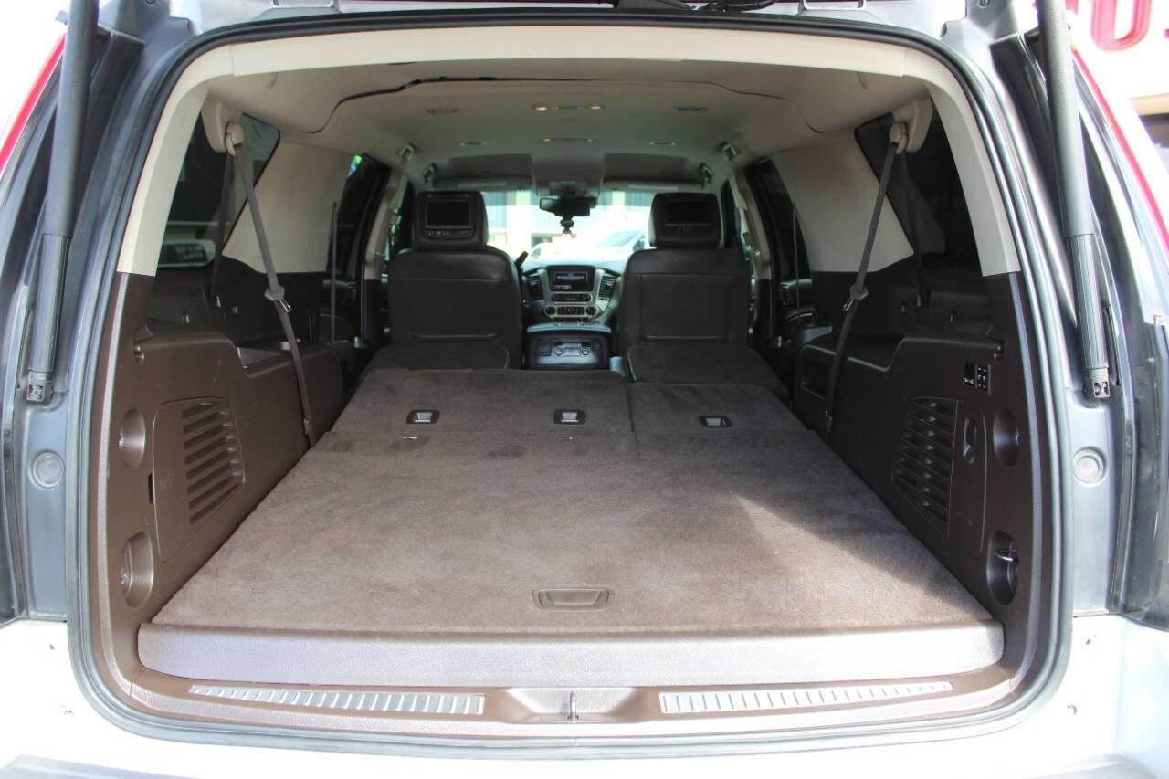 2017 Silver GMC Yukon XL Denali 4WD (1GKS2HKJXHR) with an EcoTec3 6.2L V8 420hp 460ft. lbs. 6.2L V8 engine, Automatic 8-Speed transmission, located at 4301 NW 39th , Oklahoma City, OK, 73112, (405) 949-5600, 35.512135, -97.598671 - Hablamos espaol. SPEND SMART --- BUY FROM SUPER SPORTS. ASKING WHOLESALE CASH PRICE: $__,___ (CASH ONLY) PLUS $100 PROCESSING FEE. ALL PRICES, DOWN PAYMENTS, PAYMENTS, AND FINANCE TERMS ARE NEGOTIABLE AT THE TIME OF APPROVAL. WE WILL WORK WITH YOU TO FIT YOUR BUDGET. WE WILL EVEN LOW- Photo#15