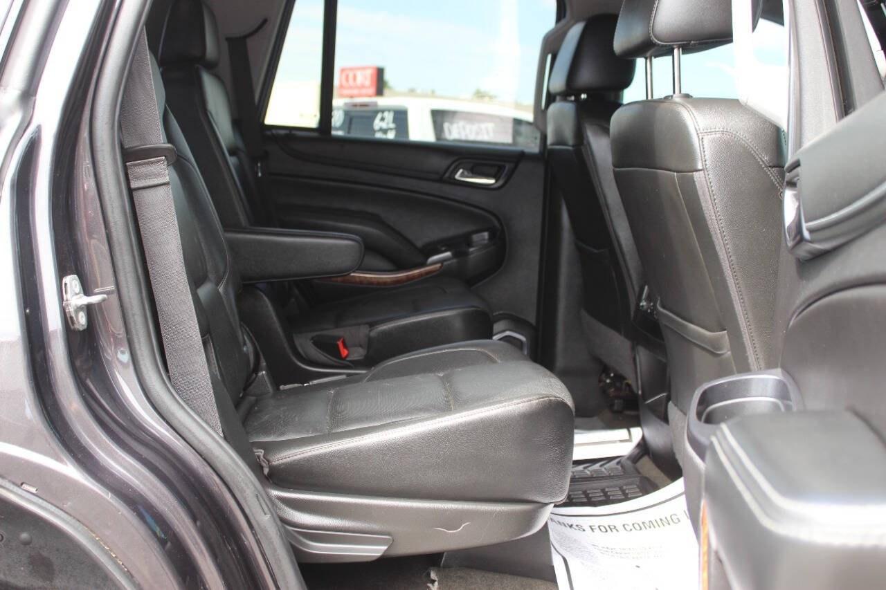 2018 Gray Chevrolet Tahoe Premier 2WD (1GNSCCKC5JR) with an EcoTec3 5.3L V8 355hp 383ft. lbs. 5.3L V8 engine, Automatic 6-Speed transmission, located at 4301 NW 39th , Oklahoma City, OK, 73112, (405) 949-5600, 35.512135, -97.598671 - Hablamos espaol. SPEND SMART --- BUY FROM SUPER SPORTS. ASKING WHOLESALE CASH PRICE: $__,___ (CASH ONLY) PLUS $100 PROCESSING FEE. ALL PRICES, DOWN PAYMENTS, PAYMENTS, AND FINANCE TERMS ARE NEGOTIABLE AT THE TIME OF APPROVAL. WE WILL WORK WITH YOU TO FIT YOUR BUDGET. WE WILL EVEN LOW- Photo#9