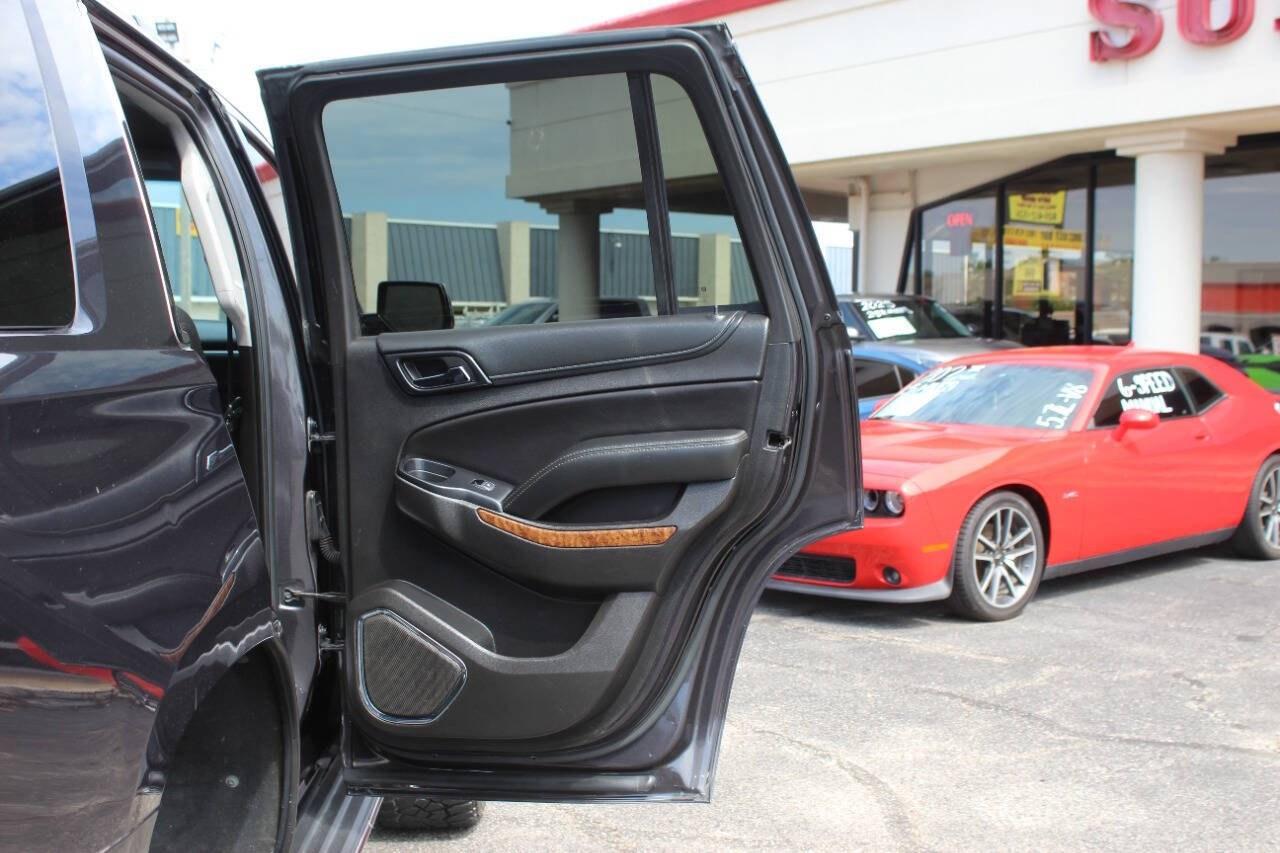 2018 Gray Chevrolet Tahoe Premier 2WD (1GNSCCKC5JR) with an EcoTec3 5.3L V8 355hp 383ft. lbs. 5.3L V8 engine, Automatic 6-Speed transmission, located at 4301 NW 39th , Oklahoma City, OK, 73112, (405) 949-5600, 35.512135, -97.598671 - Hablamos espaol. SPEND SMART --- BUY FROM SUPER SPORTS. ASKING WHOLESALE CASH PRICE: $__,___ (CASH ONLY) PLUS $100 PROCESSING FEE. ALL PRICES, DOWN PAYMENTS, PAYMENTS, AND FINANCE TERMS ARE NEGOTIABLE AT THE TIME OF APPROVAL. WE WILL WORK WITH YOU TO FIT YOUR BUDGET. WE WILL EVEN LOW- Photo#10