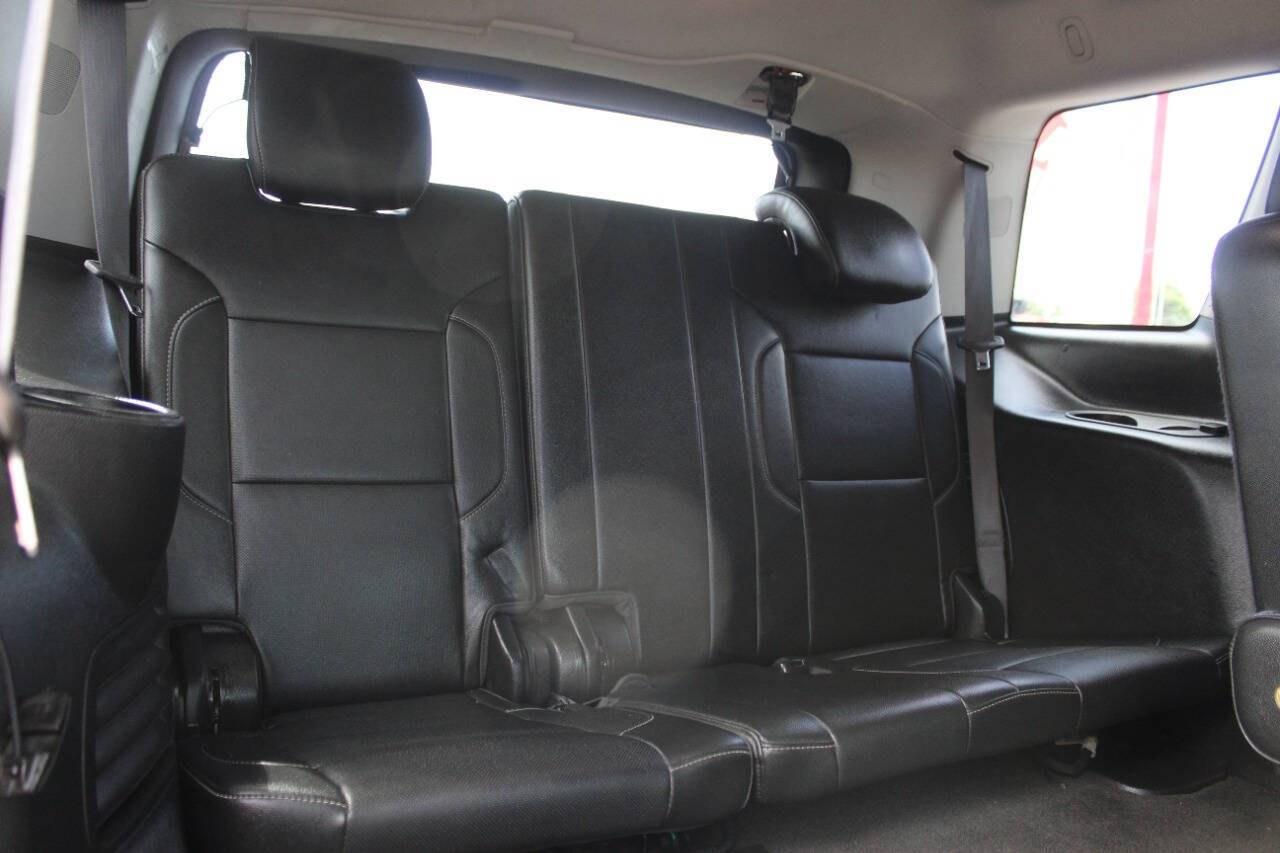 2018 Gray Chevrolet Tahoe Premier 2WD (1GNSCCKC5JR) with an EcoTec3 5.3L V8 355hp 383ft. lbs. 5.3L V8 engine, Automatic 6-Speed transmission, located at 4301 NW 39th , Oklahoma City, OK, 73112, (405) 949-5600, 35.512135, -97.598671 - Hablamos espaol. SPEND SMART --- BUY FROM SUPER SPORTS. ASKING WHOLESALE CASH PRICE: $__,___ (CASH ONLY) PLUS $100 PROCESSING FEE. ALL PRICES, DOWN PAYMENTS, PAYMENTS, AND FINANCE TERMS ARE NEGOTIABLE AT THE TIME OF APPROVAL. WE WILL WORK WITH YOU TO FIT YOUR BUDGET. WE WILL EVEN LOW- Photo#11