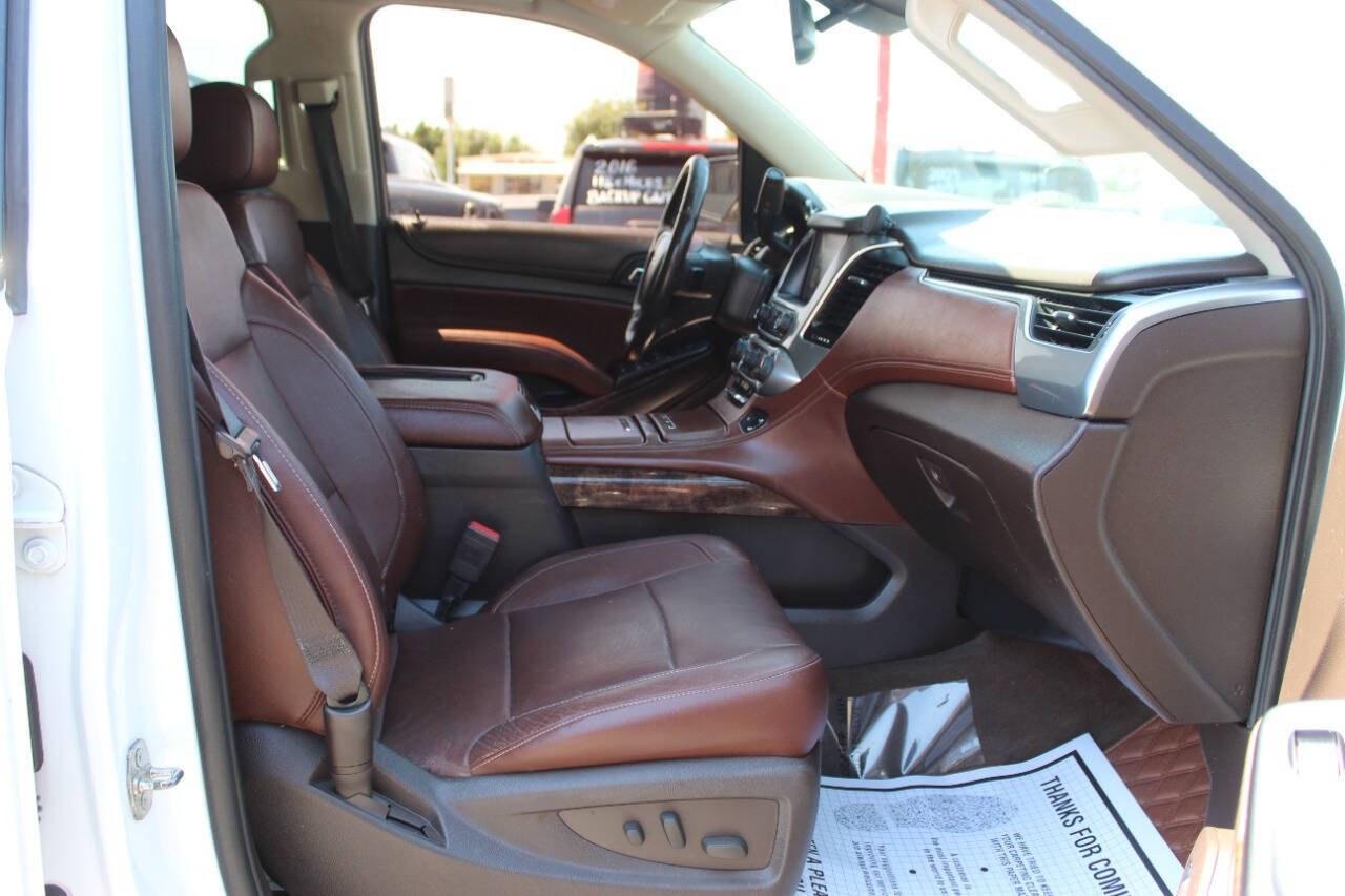 2015 White Chevrolet Suburban LTZ 1500 4WD (1GNSKKKC5FR) with an EcoTec3 5.3L Flex Fuel V8 355hp 383ft. lbs. 5.3L V8 engine, Automatic 6-Speed transmission, located at 4301 NW 39th , Oklahoma City, OK, 73112, (405) 949-5600, 35.512135, -97.598671- Photo#8