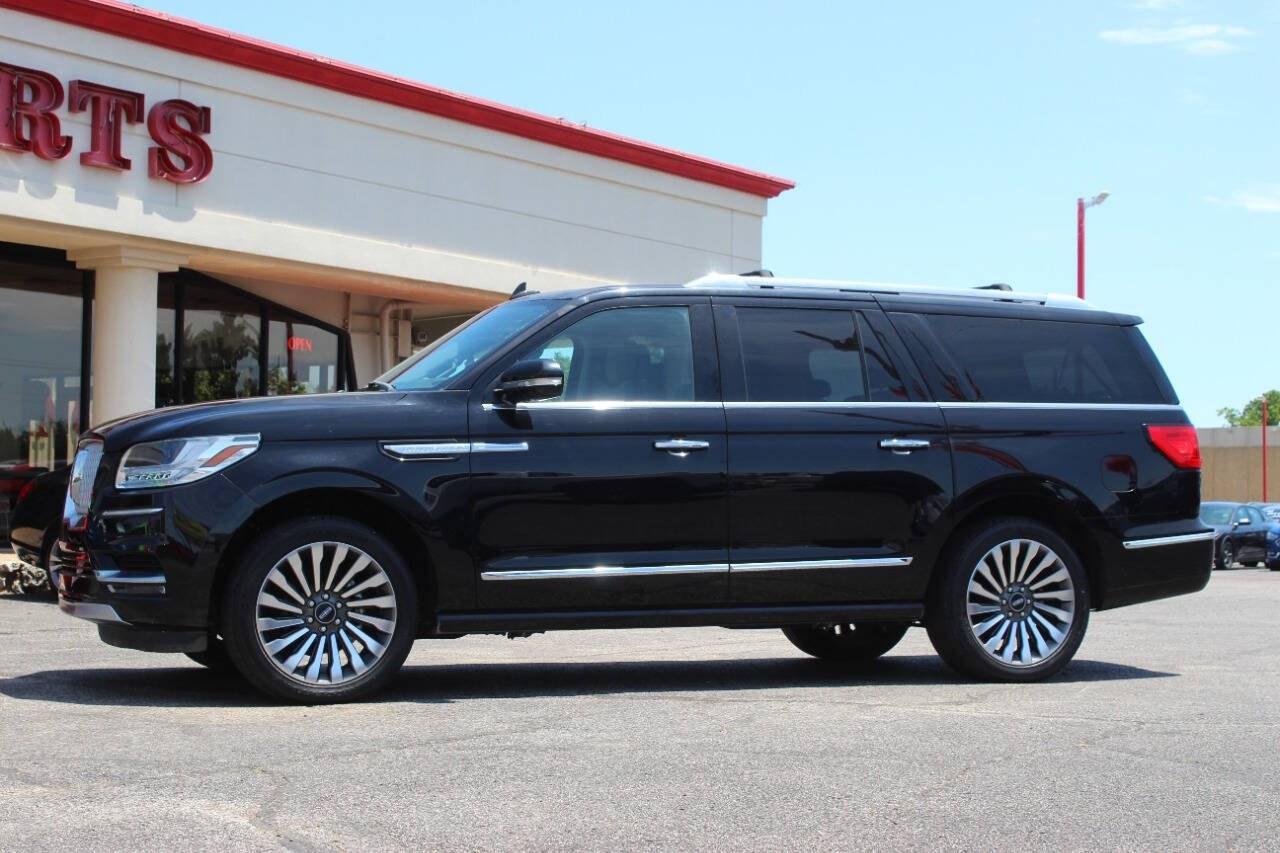 2019 Black Lincoln Navigator L L Reserve 4WD (5LMJJ3LT3KE) with an 3.5L Twin Turbo V6 450hp 510ft. lbs. 3.5L V6 engine, Automatic 10-Speed transmission, located at 4301 NW 39th , Oklahoma City, OK, 73112, (405) 949-5600, 35.512135, -97.598671- Photo#5