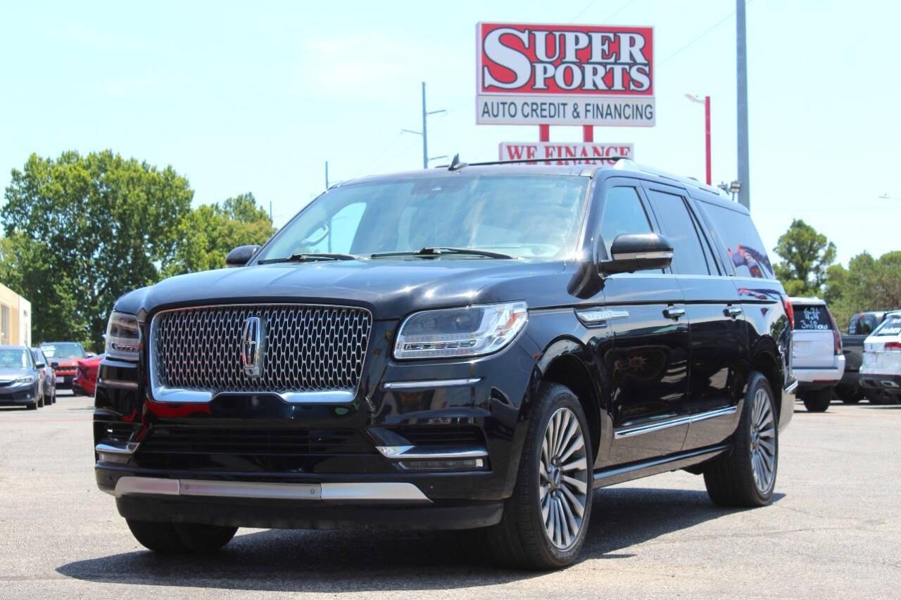 2019 Black Lincoln Navigator L L Reserve 4WD (5LMJJ3LT3KE) with an 3.5L Twin Turbo V6 450hp 510ft. lbs. 3.5L V6 engine, Automatic 10-Speed transmission, located at 4301 NW 39th , Oklahoma City, OK, 73112, (405) 949-5600, 35.512135, -97.598671- Photo#6