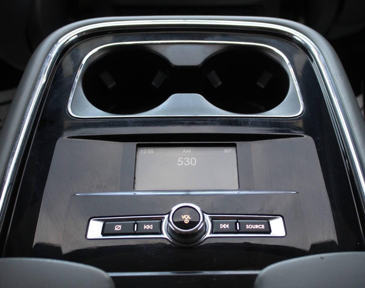 2019 Black Lincoln Navigator L L Reserve 4WD (5LMJJ3LT3KE) with an 3.5L Twin Turbo V6 450hp 510ft. lbs. 3.5L V6 engine, Automatic 10-Speed transmission, located at 4301 NW 39th , Oklahoma City, OK, 73112, (405) 949-5600, 35.512135, -97.598671- Photo#33