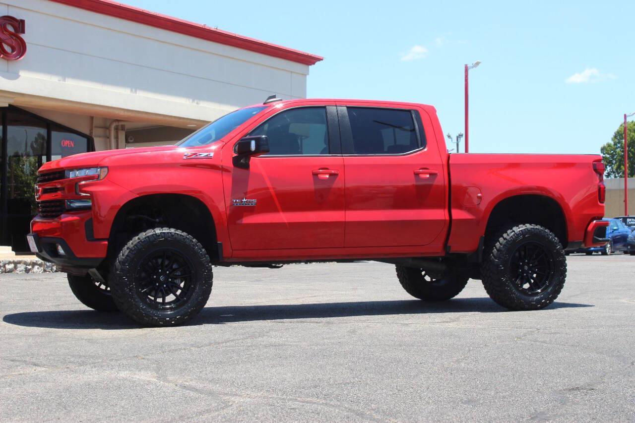 2021 Red Chevrolet Silverado 1500 RST Crew Cab 4WD (3GCUYEED9MG) with an EcoTec3 5.3L V8 355hp 383ft. lbs. 5.3L V8 engine, Automatic 8-Speed transmission, located at 4301 NW 39th , Oklahoma City, OK, 73112, (405) 949-5600, 35.512135, -97.598671 - Hablamos espanol. SPEND SMART --- BUY FROM SUPER SPORTS. ALL PRICES, DOWN PAYMENTS, PAYMENTS, AND FINANCE TERMS ARE NEGOTIABLE AT THE TIME OF APPROVAL. WE WILL WORK WITH YOU TO FIT YOUR BUDGET. WE WILL EVEN LOWER AND ADJUST THE NUMBERS TO HELP MAKE THE VEHICLE MORE AFFORDABLE FOR YOU.- Photo#6