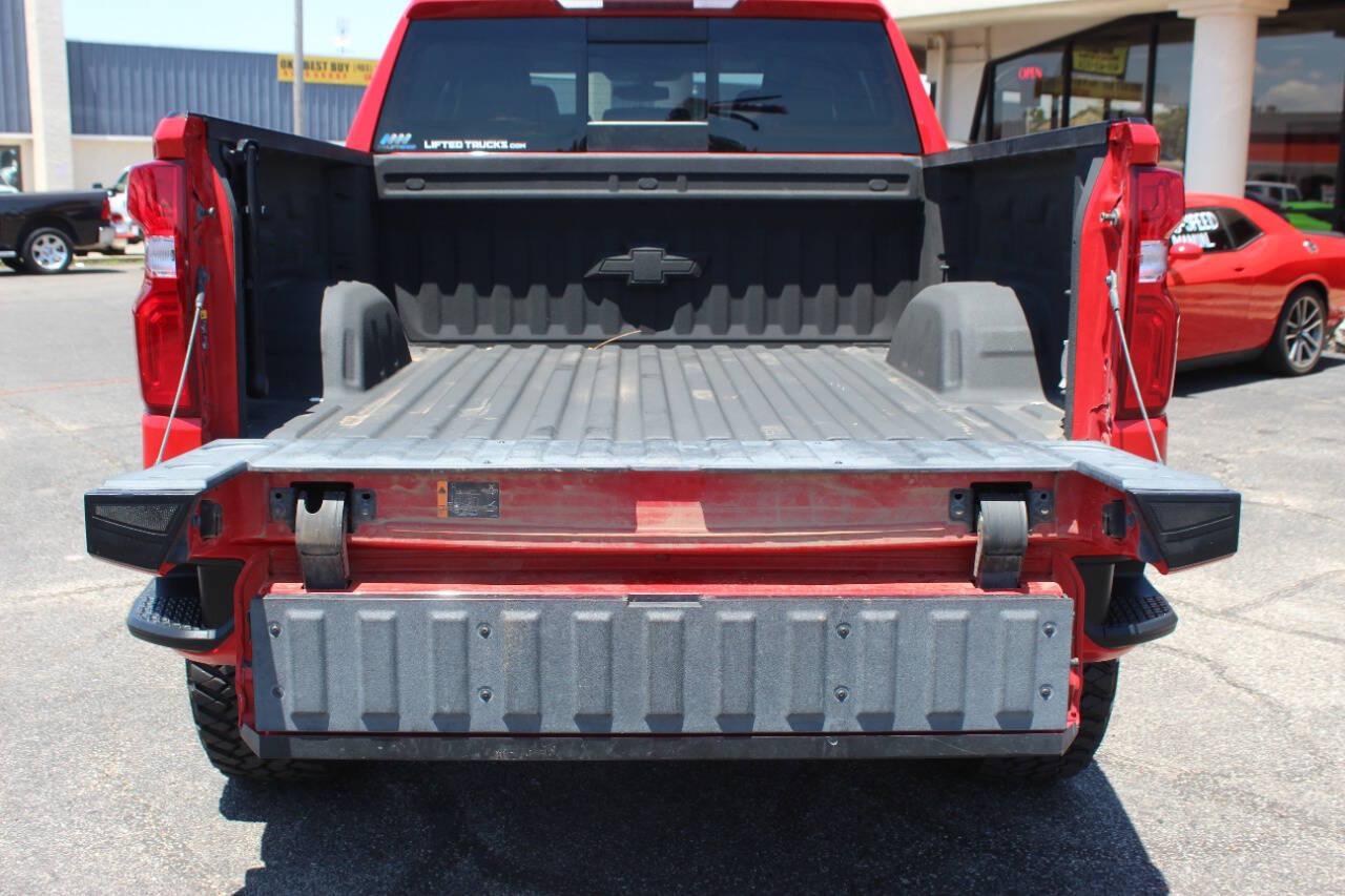 2021 Red Chevrolet Silverado 1500 RST Crew Cab 4WD (3GCUYEED9MG) with an EcoTec3 5.3L V8 355hp 383ft. lbs. 5.3L V8 engine, Automatic 8-Speed transmission, located at 4301 NW 39th , Oklahoma City, OK, 73112, (405) 949-5600, 35.512135, -97.598671 - Hablamos espanol. SPEND SMART --- BUY FROM SUPER SPORTS. ALL PRICES, DOWN PAYMENTS, PAYMENTS, AND FINANCE TERMS ARE NEGOTIABLE AT THE TIME OF APPROVAL. WE WILL WORK WITH YOU TO FIT YOUR BUDGET. WE WILL EVEN LOWER AND ADJUST THE NUMBERS TO HELP MAKE THE VEHICLE MORE AFFORDABLE FOR YOU.- Photo#16
