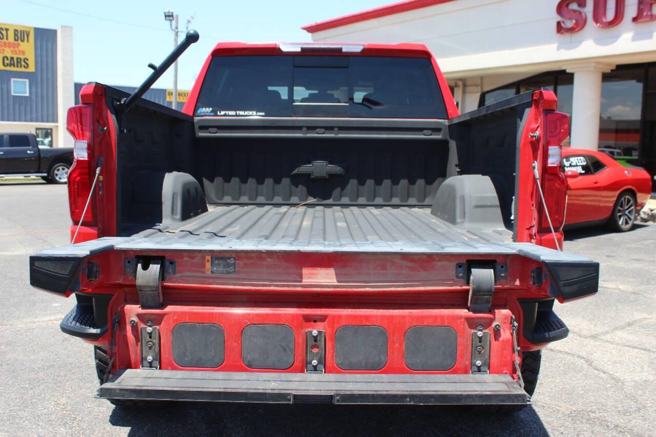 2021 Red Chevrolet Silverado 1500 RST Crew Cab 4WD (3GCUYEED9MG) with an EcoTec3 5.3L V8 355hp 383ft. lbs. 5.3L V8 engine, Automatic 8-Speed transmission, located at 4301 NW 39th , Oklahoma City, OK, 73112, (405) 949-5600, 35.512135, -97.598671 - Hablamos espanol. SPEND SMART --- BUY FROM SUPER SPORTS. ALL PRICES, DOWN PAYMENTS, PAYMENTS, AND FINANCE TERMS ARE NEGOTIABLE AT THE TIME OF APPROVAL. WE WILL WORK WITH YOU TO FIT YOUR BUDGET. WE WILL EVEN LOWER AND ADJUST THE NUMBERS TO HELP MAKE THE VEHICLE MORE AFFORDABLE FOR YOU.- Photo#17