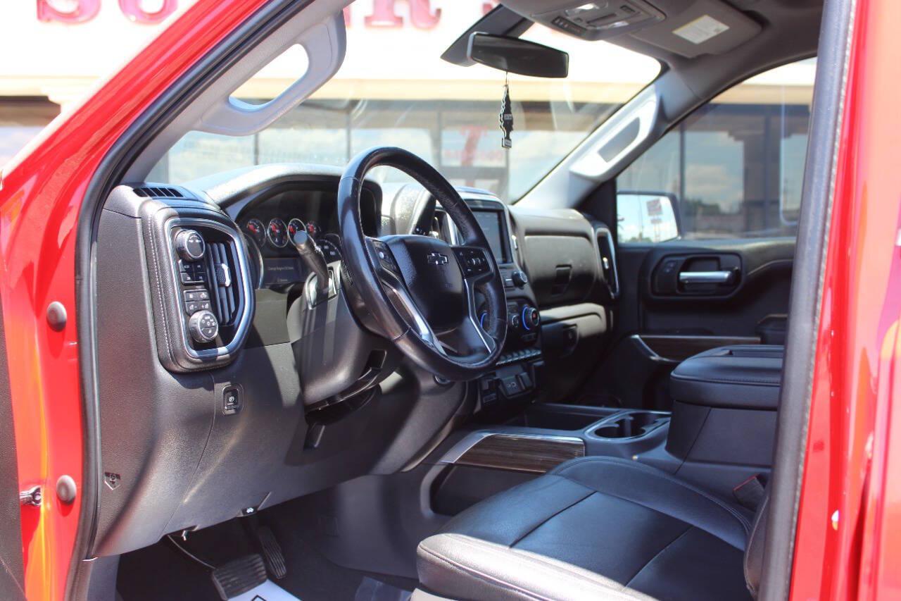 2021 Red Chevrolet Silverado 1500 RST Crew Cab 4WD (3GCUYEED9MG) with an EcoTec3 5.3L V8 355hp 383ft. lbs. 5.3L V8 engine, Automatic 8-Speed transmission, located at 4301 NW 39th , Oklahoma City, OK, 73112, (405) 949-5600, 35.512135, -97.598671 - Hablamos espanol. SPEND SMART --- BUY FROM SUPER SPORTS. ALL PRICES, DOWN PAYMENTS, PAYMENTS, AND FINANCE TERMS ARE NEGOTIABLE AT THE TIME OF APPROVAL. WE WILL WORK WITH YOU TO FIT YOUR BUDGET. WE WILL EVEN LOWER AND ADJUST THE NUMBERS TO HELP MAKE THE VEHICLE MORE AFFORDABLE FOR YOU.- Photo#21